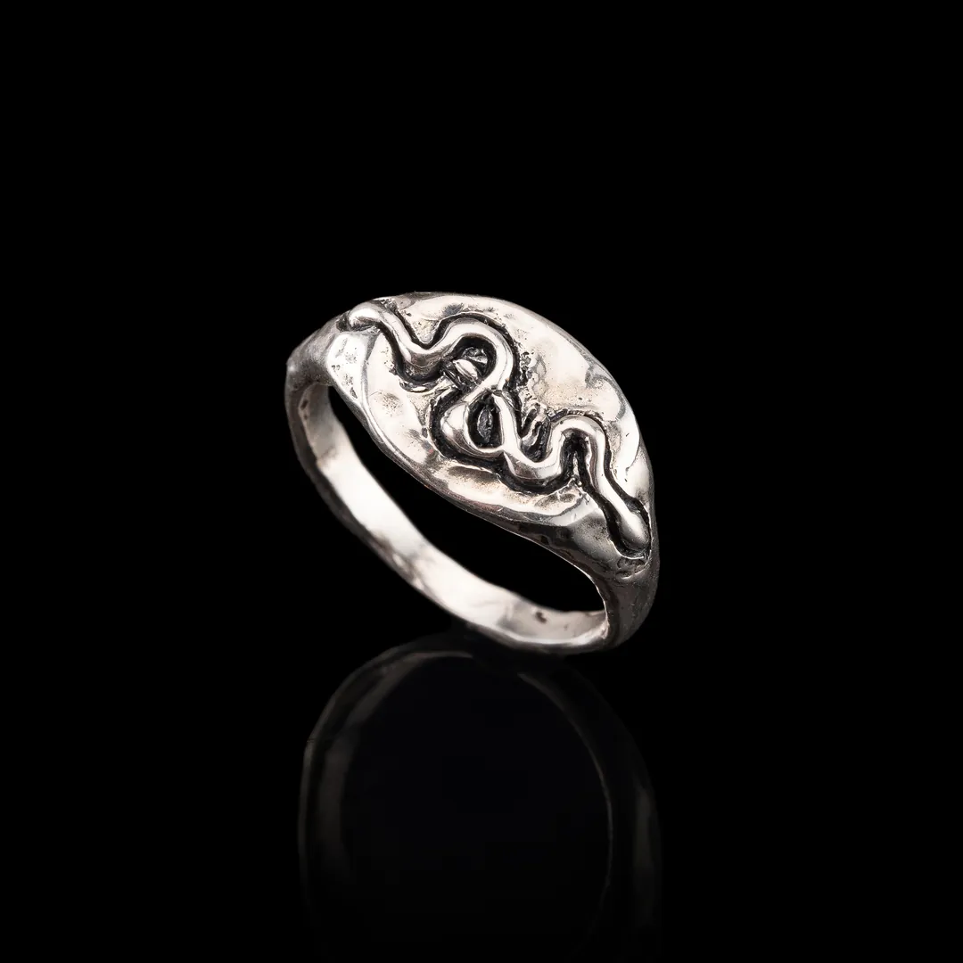 Vermis Ring