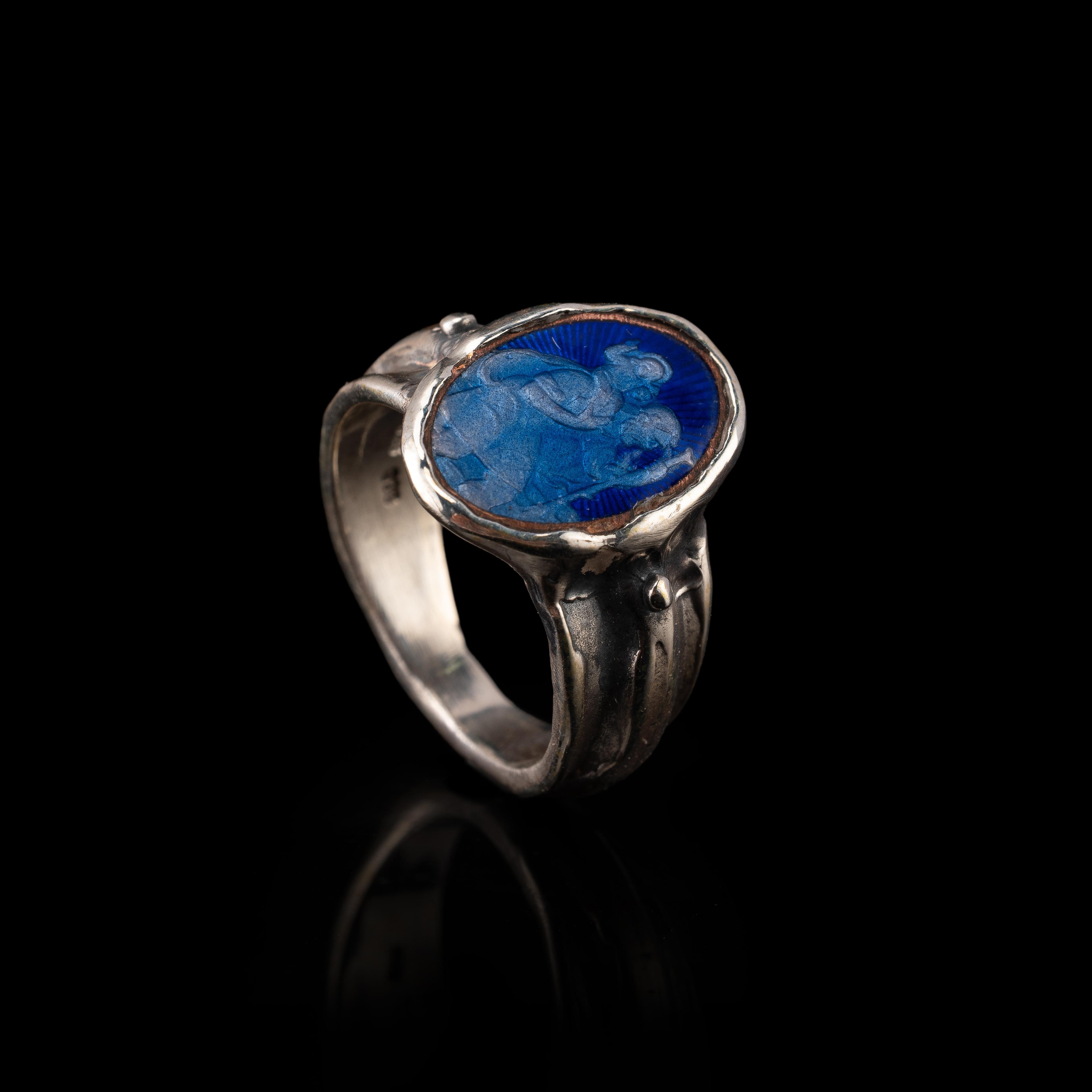 Sanctus Ring