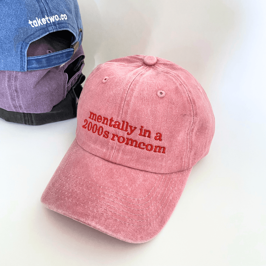 mentally in a 2000s romcom şapka - pembe