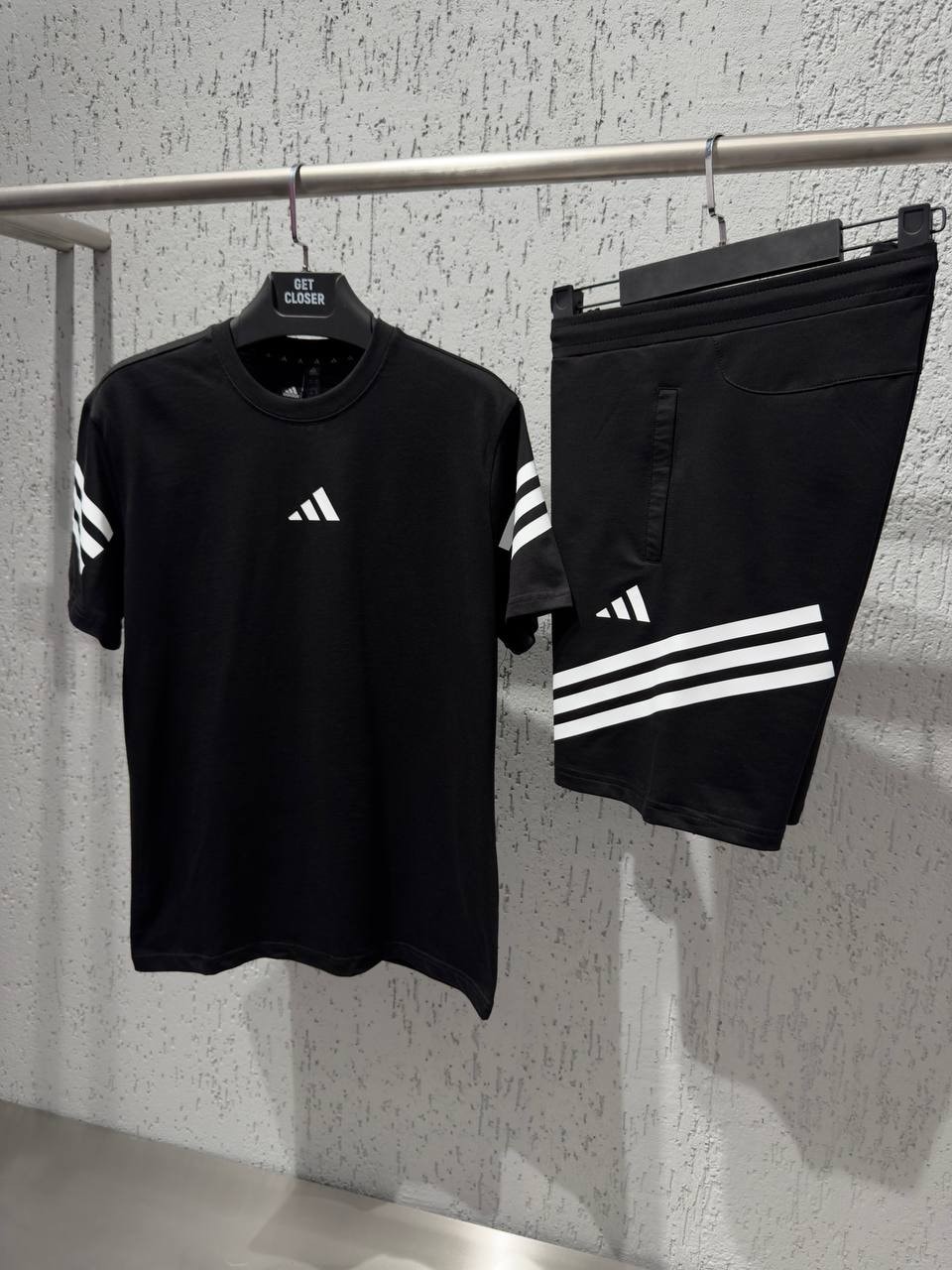 Black/White