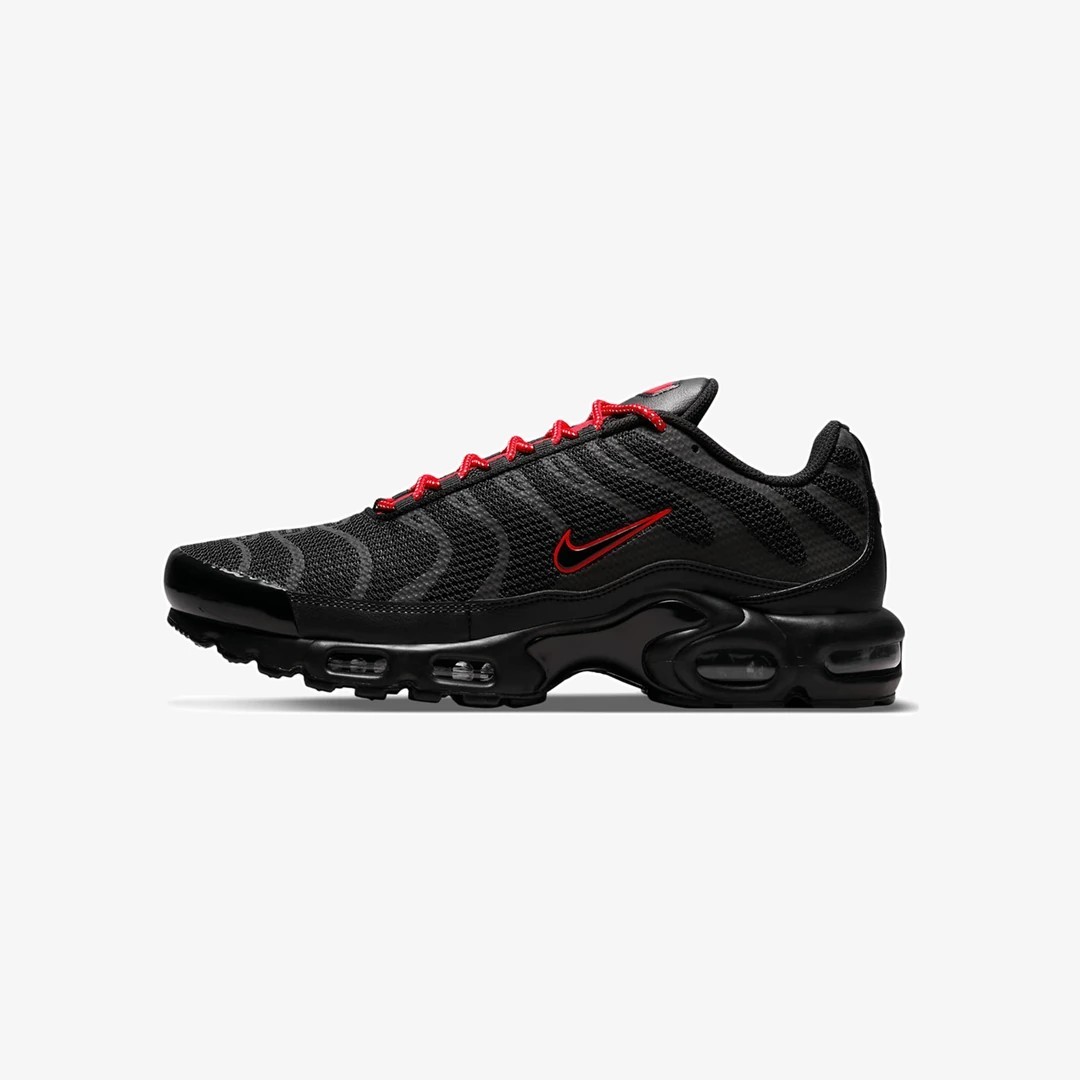 Nike Air Max Plus "TN" Triple Black - Black / Red