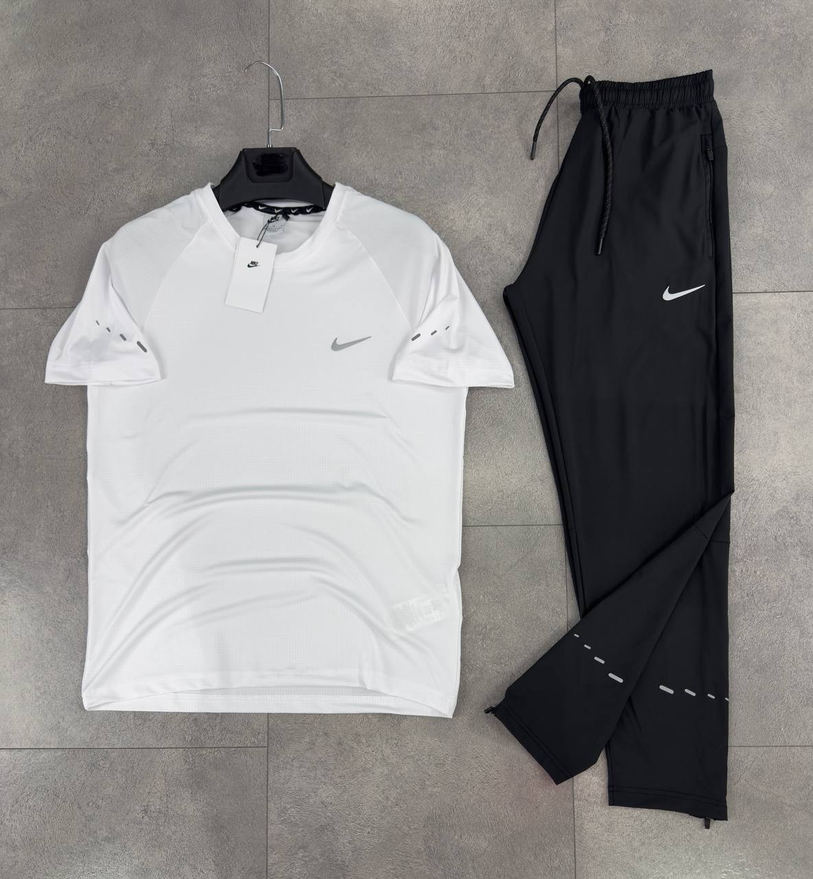 Nike Sportswear Premium Summer Set - Beyaz / Siyah