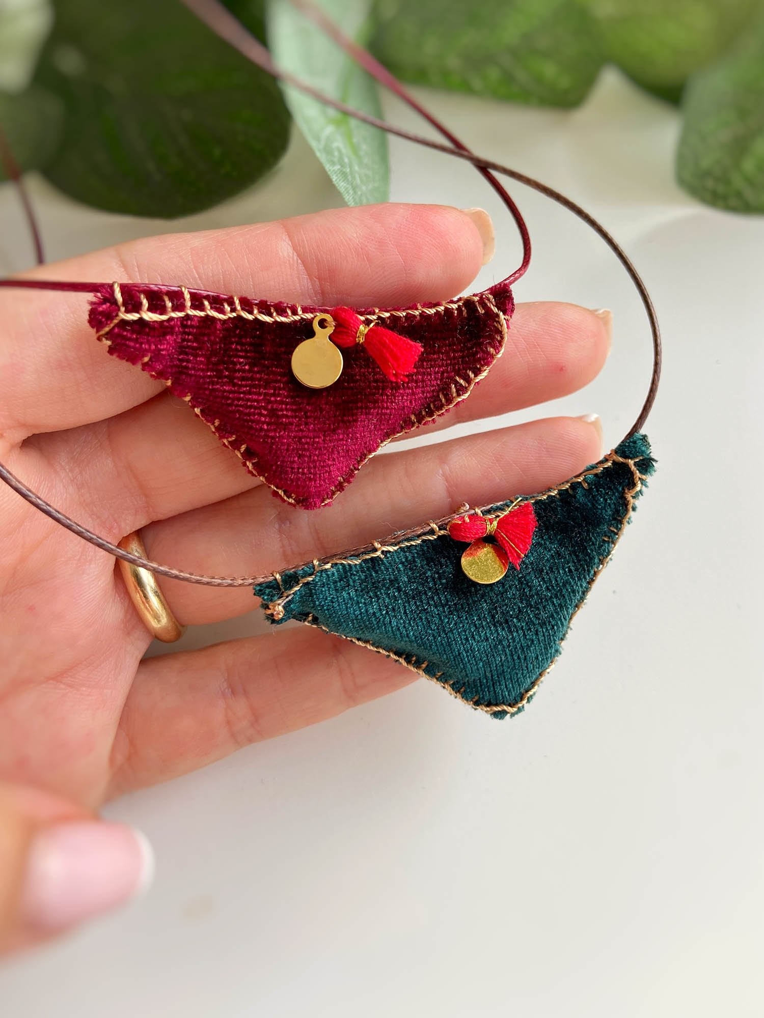 Kadife Amulet Kolye