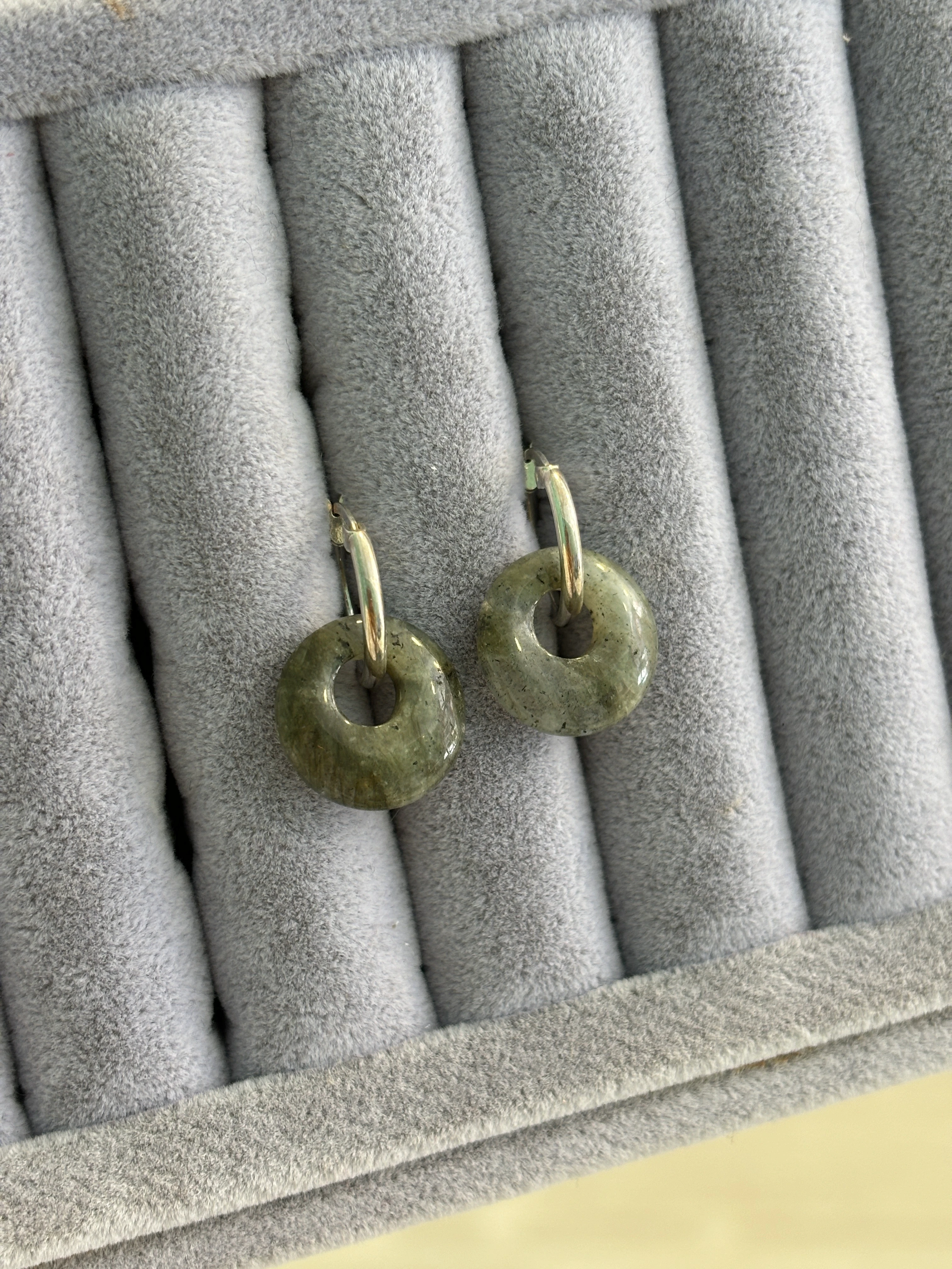 Labradorit Doğal Taş Minimal Halka Küpe | 925 Ayar Gümüş