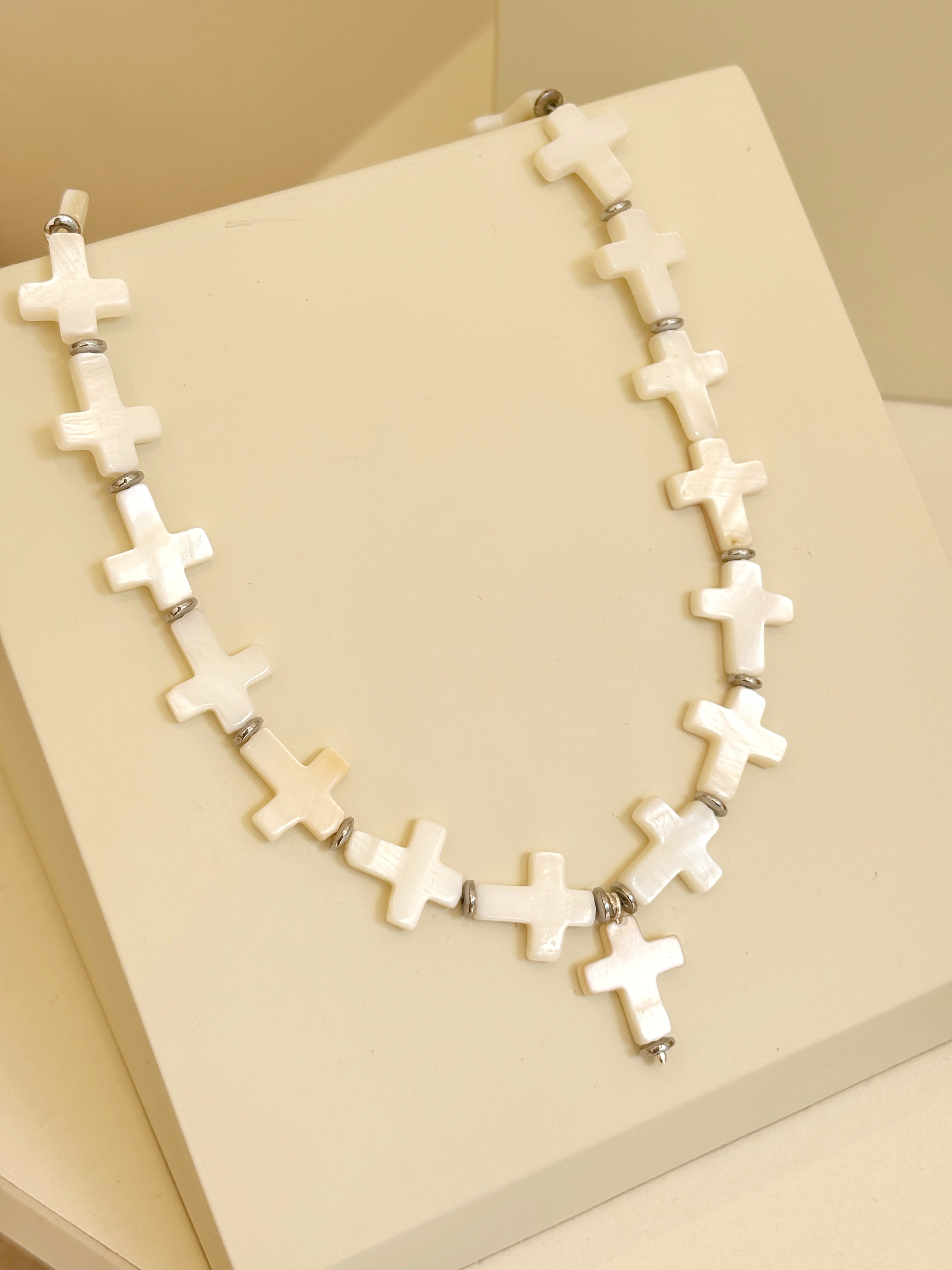 Sedef Haç Kısa Choker Kolye | 925 Ayar Gümüş