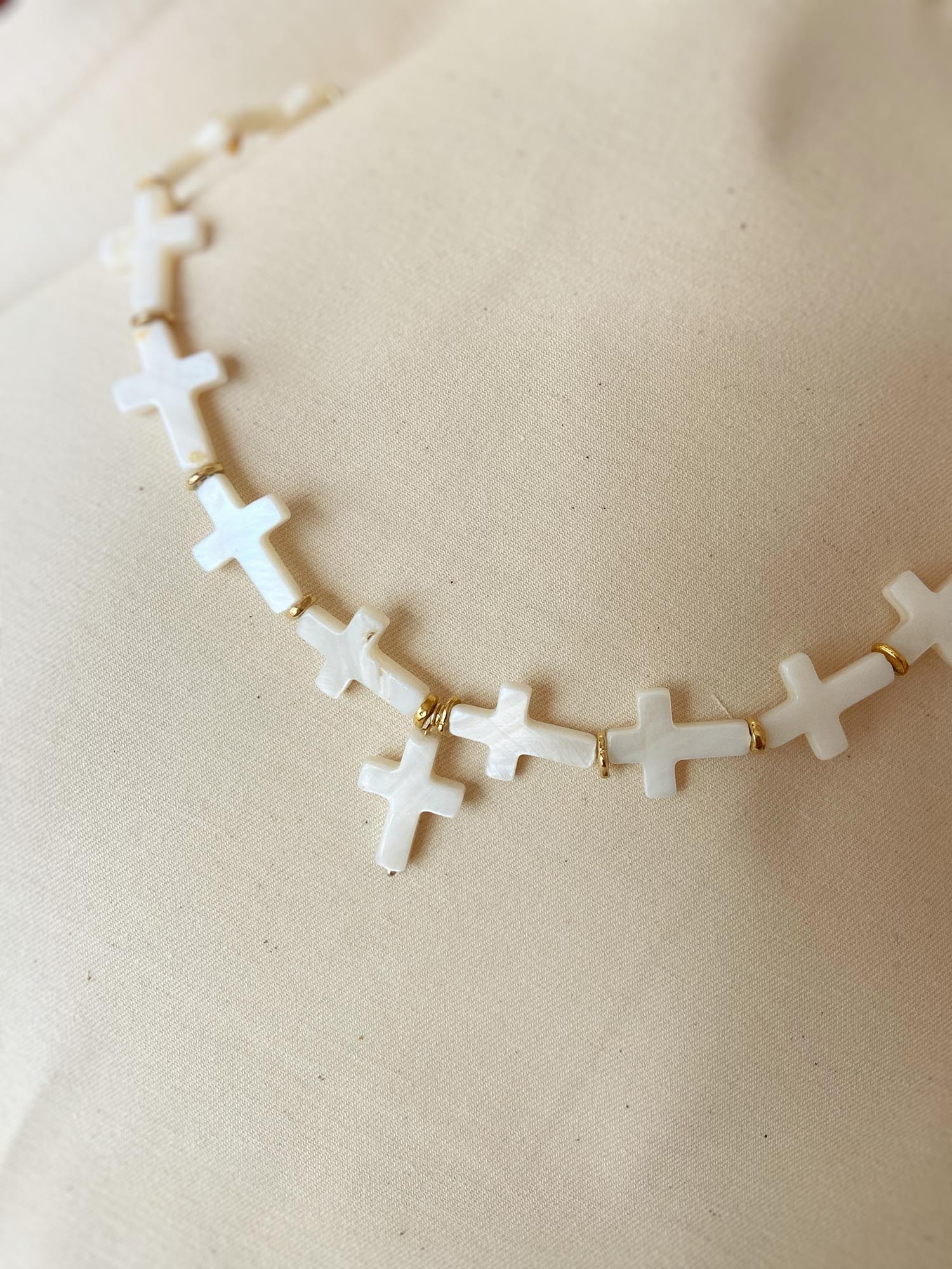 Sedef Haç Kısa Choker Kolye | 925 Ayar Gümüş
