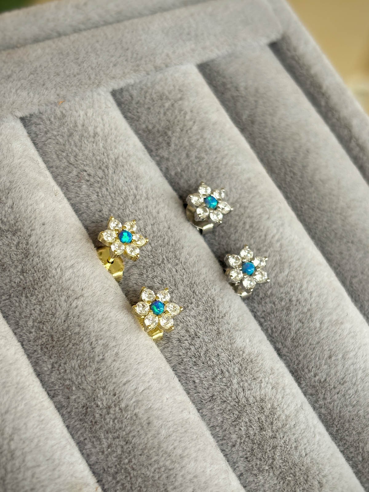 Opal Çiçek Mini Küpe | 925 Ayar Gümüş