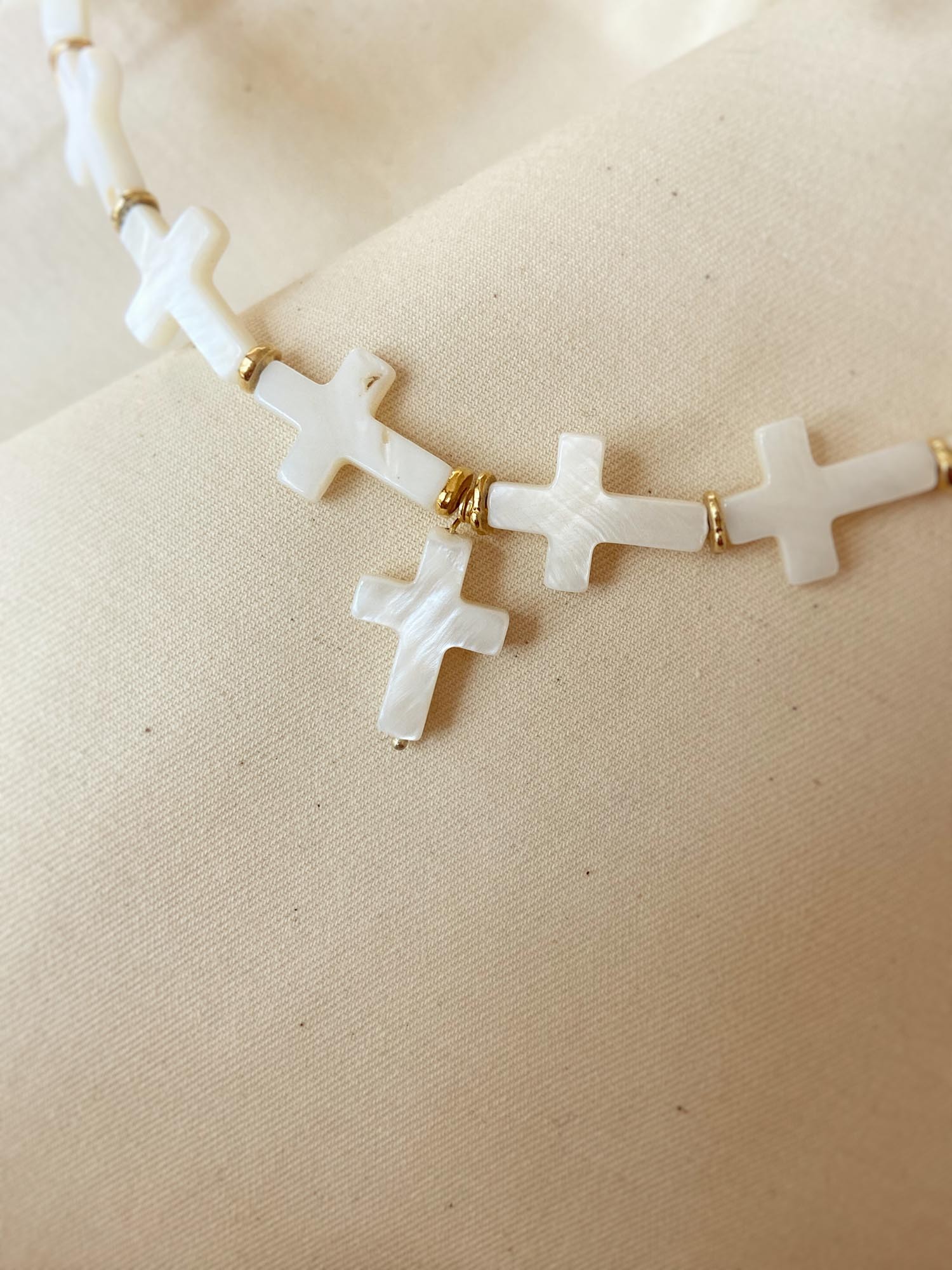 Sedef Haç Kısa Choker Kolye | 925 Ayar Gümüş