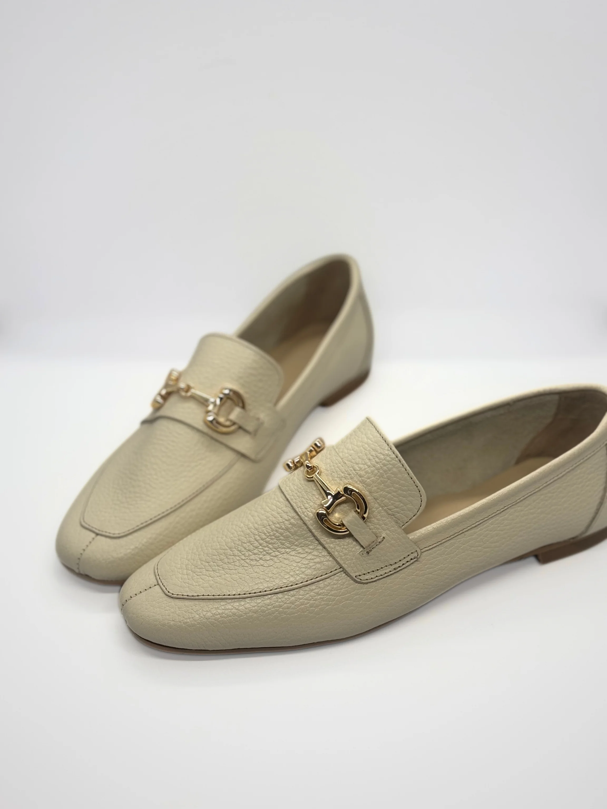 More Gerçek Deri Tokalı Loafer