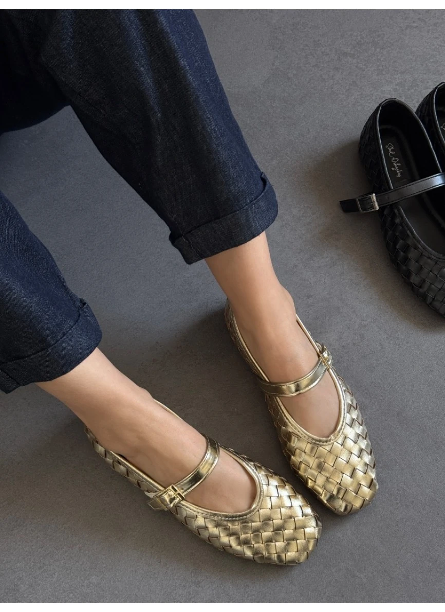 Brian Örgü Detaylı Tokalı Babet - Gold