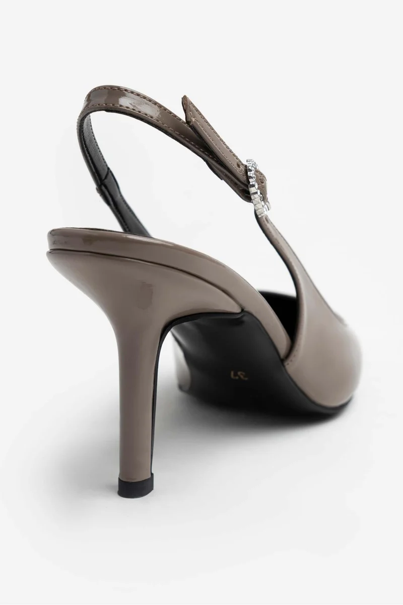 Nancy Taş Toka Detaylı Rugan Topuklu Ayakkabı Stiletto