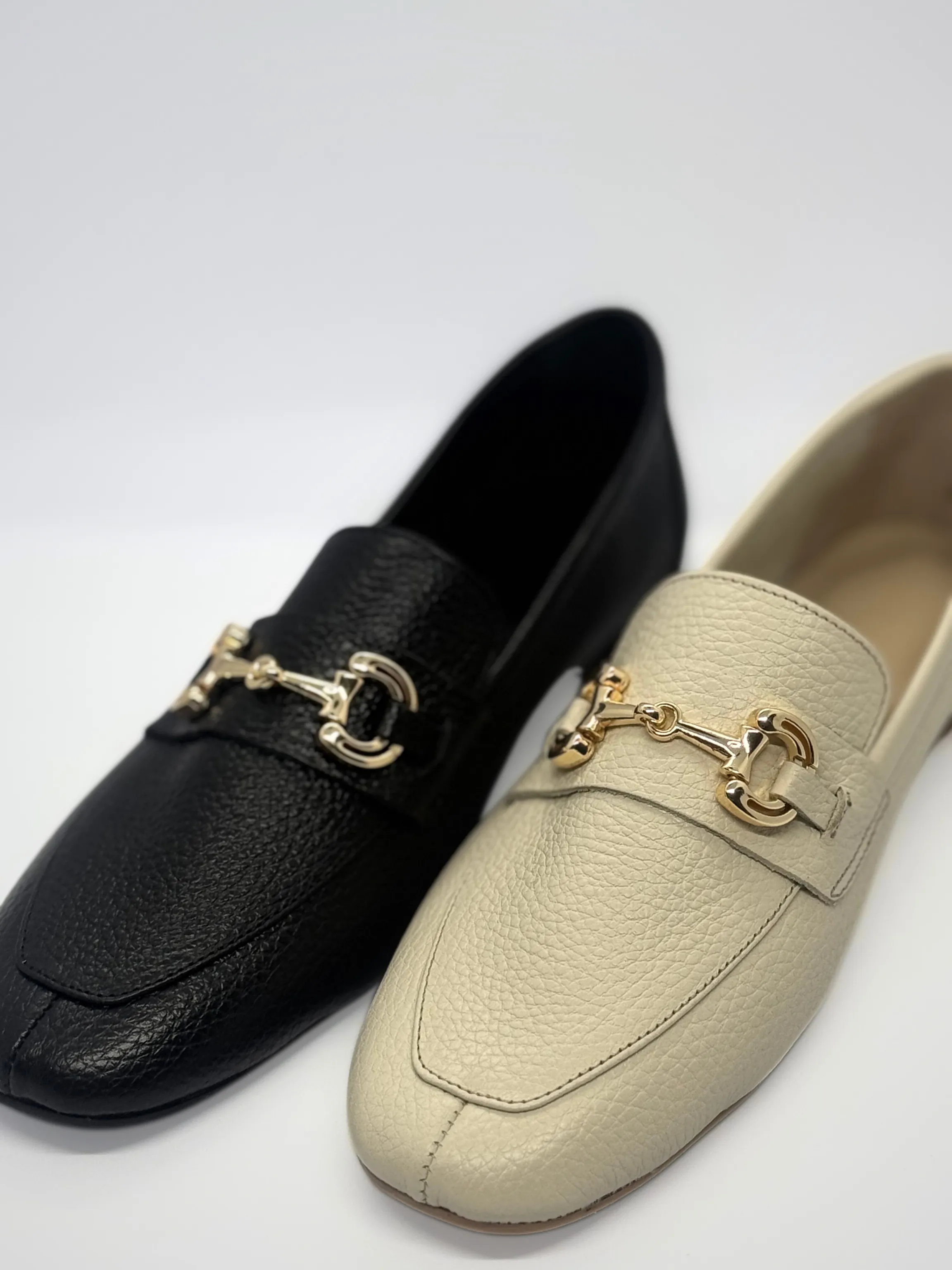 More Gerçek Deri Tokalı Loafer