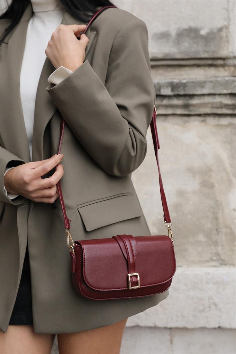 Alin Tokalı Omuz Askılı Çanta