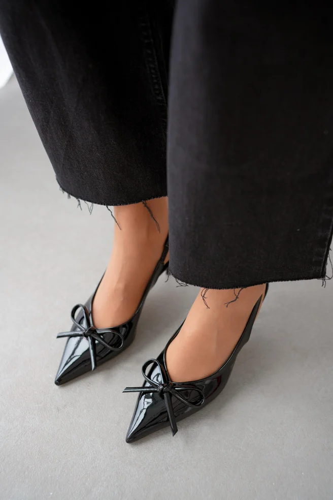 Poppy Fiyonk Detaylı Rugan Rahat Topuklu Stiletto