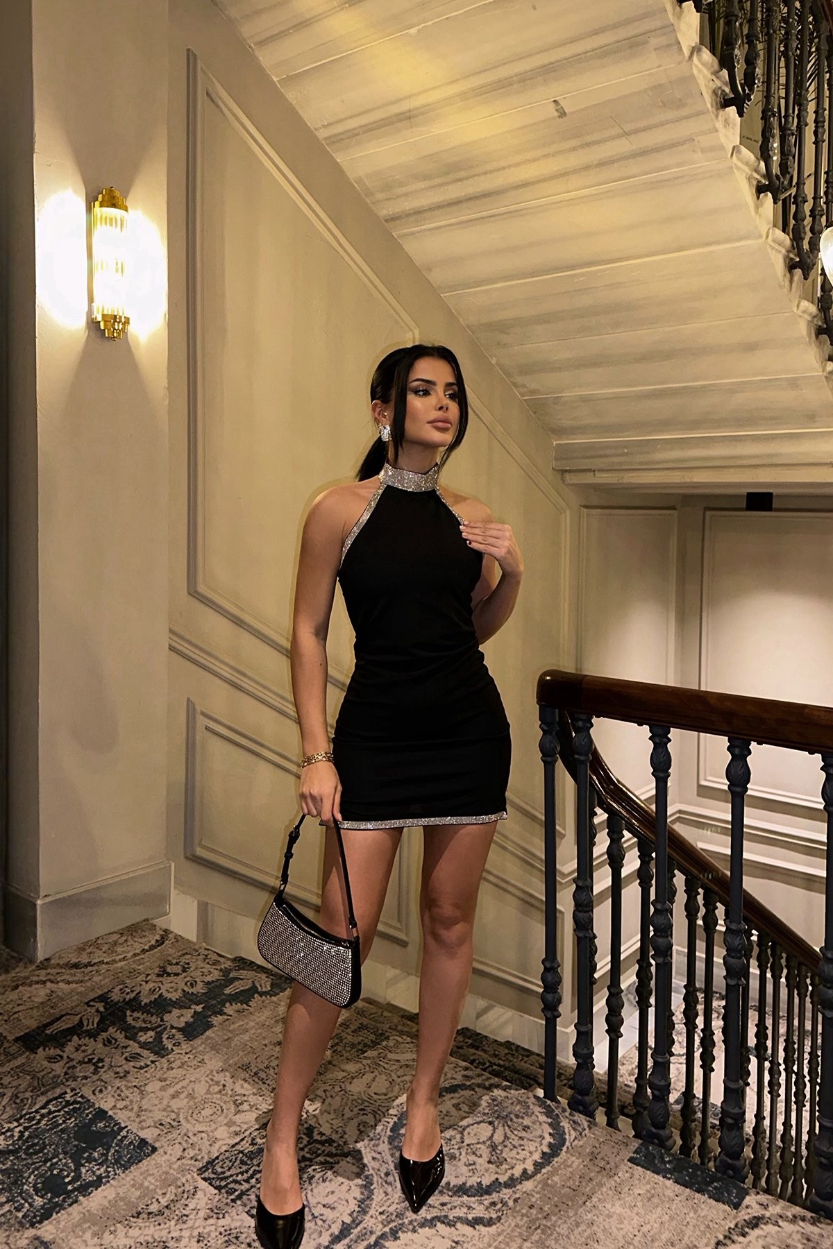 Halter Yaka Taşlı Mini Elbise S0110002