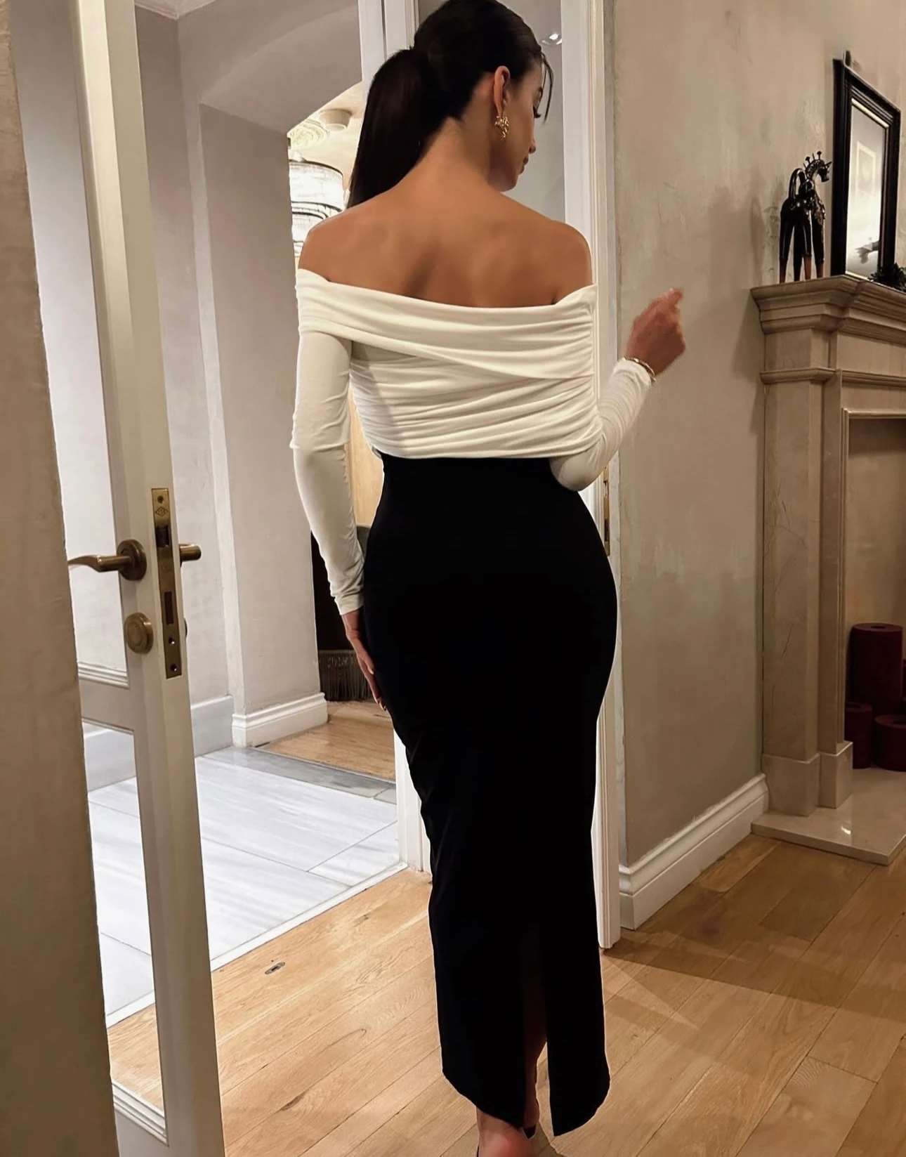 Off Shoulder Drapeli Siyah-Beyaz Maxi Elbise