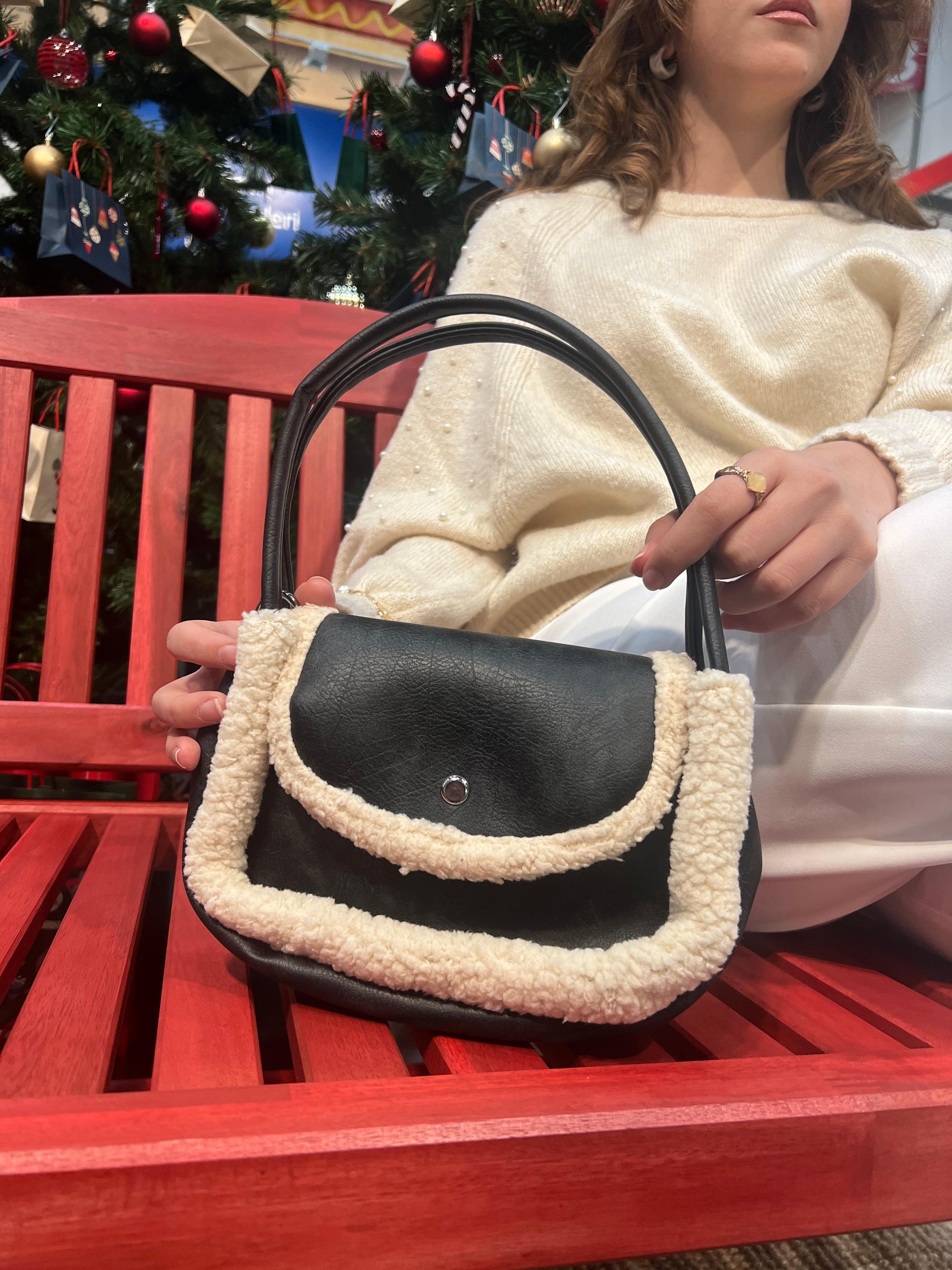 Lindy Kürklü El ve Çapraz Çanta - Siyah