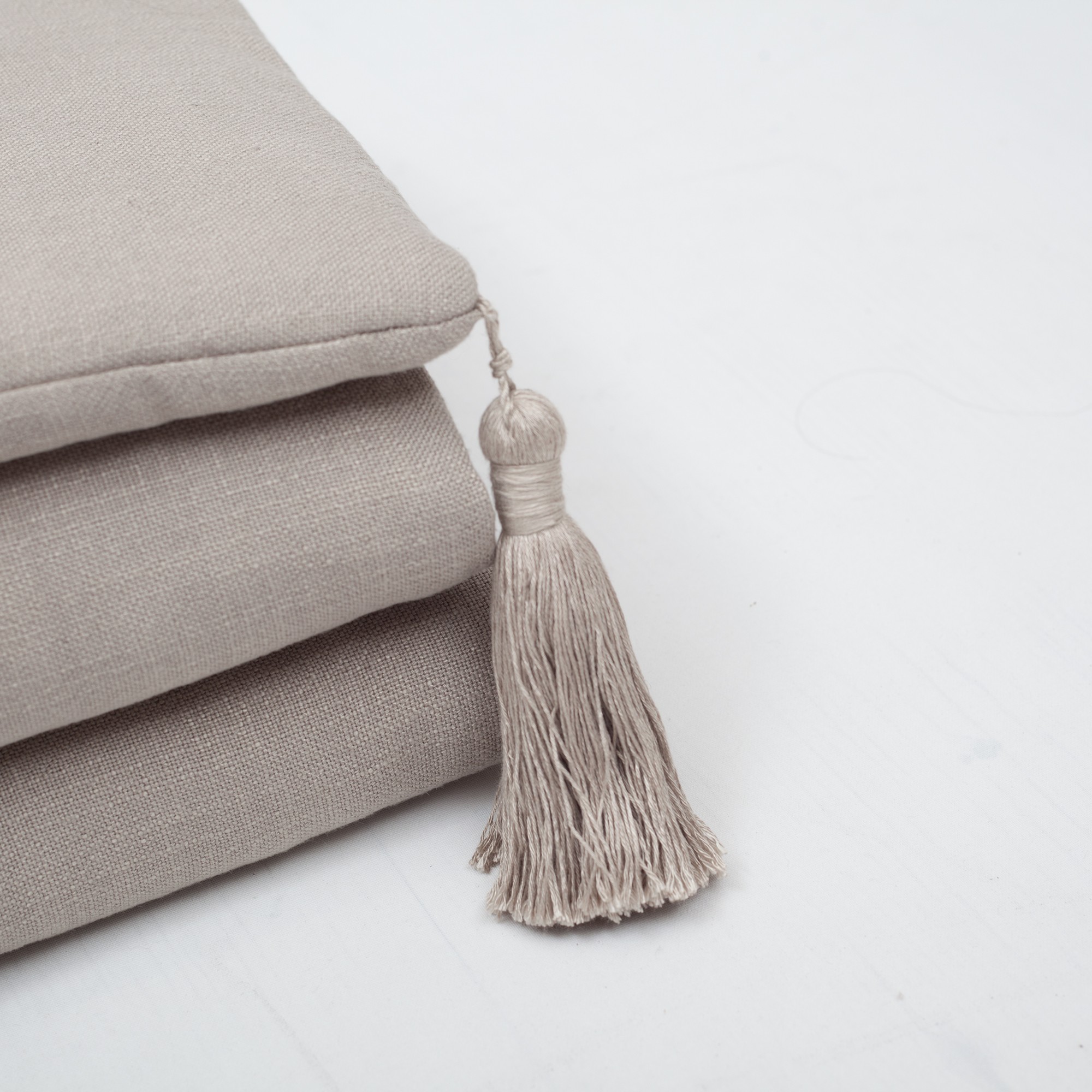 "Loom" Linen Tasseled Bed Runner + 6 Pillow Set Surya Capri - Orange (Cover Only)