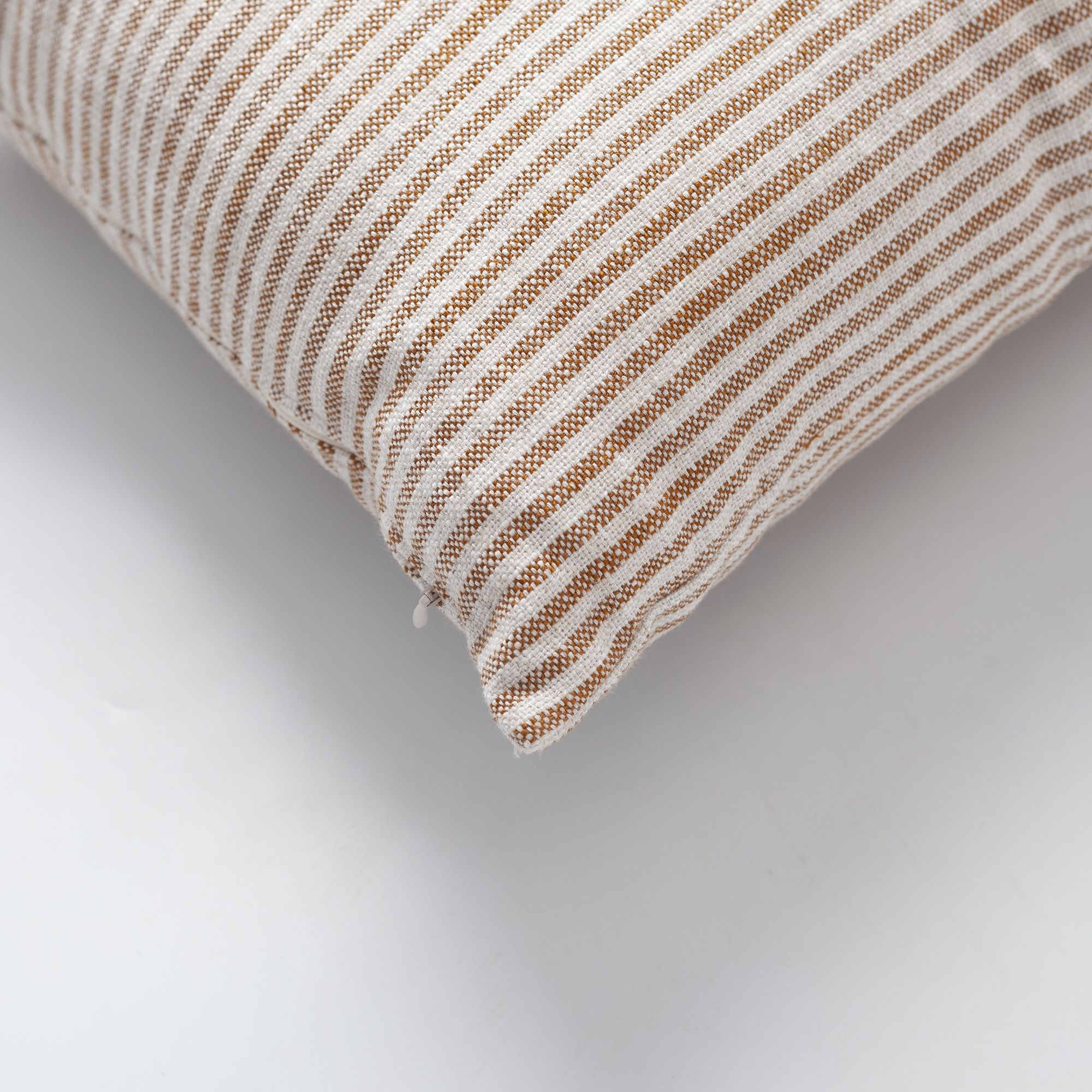 " Zuma " - Keten Çizgili %100 Naturel Kırlent 45x45 - Hardal