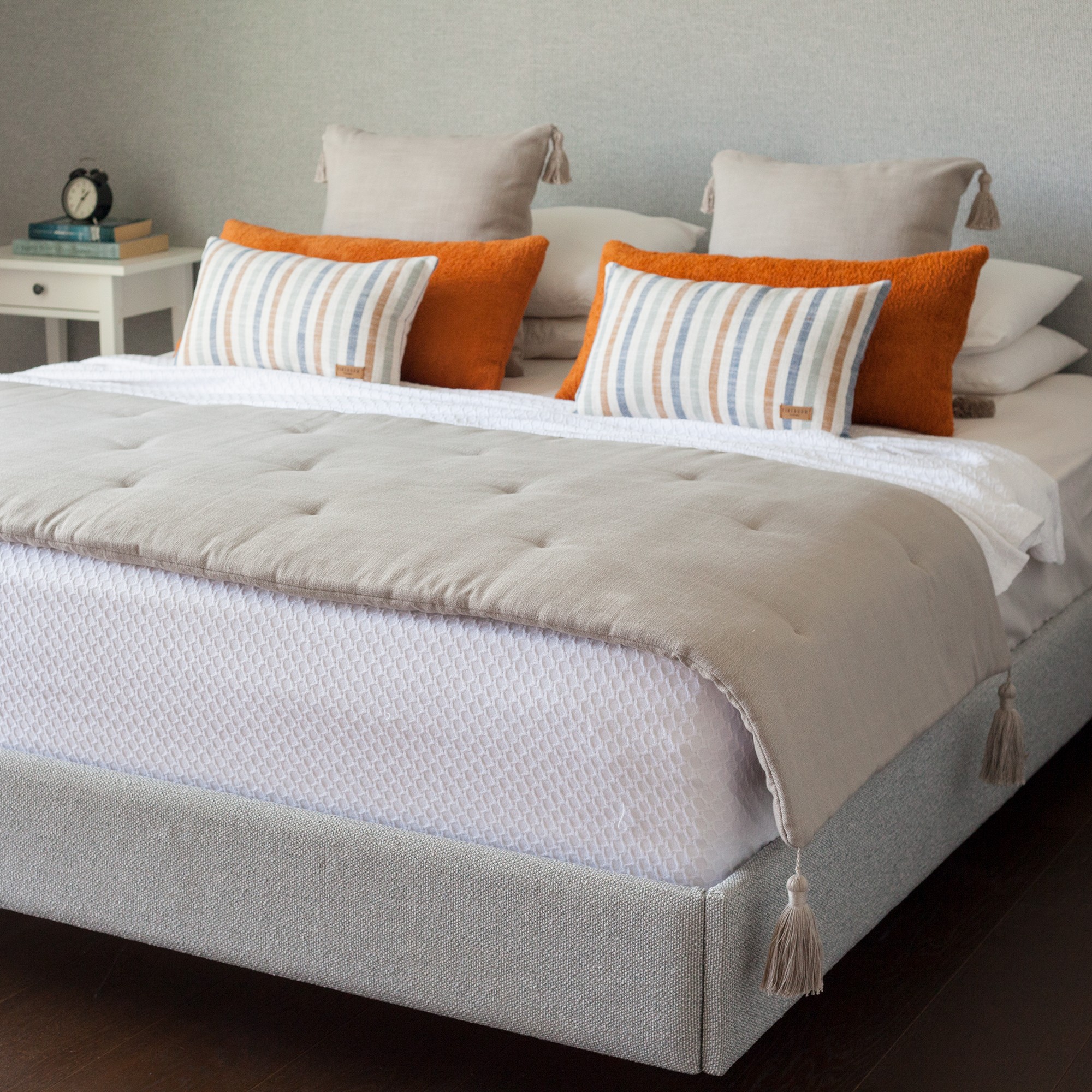 "Loom" Linen Tasseled Bed Runner + 6 Pillow Set Cozy Capri (Cover Only)