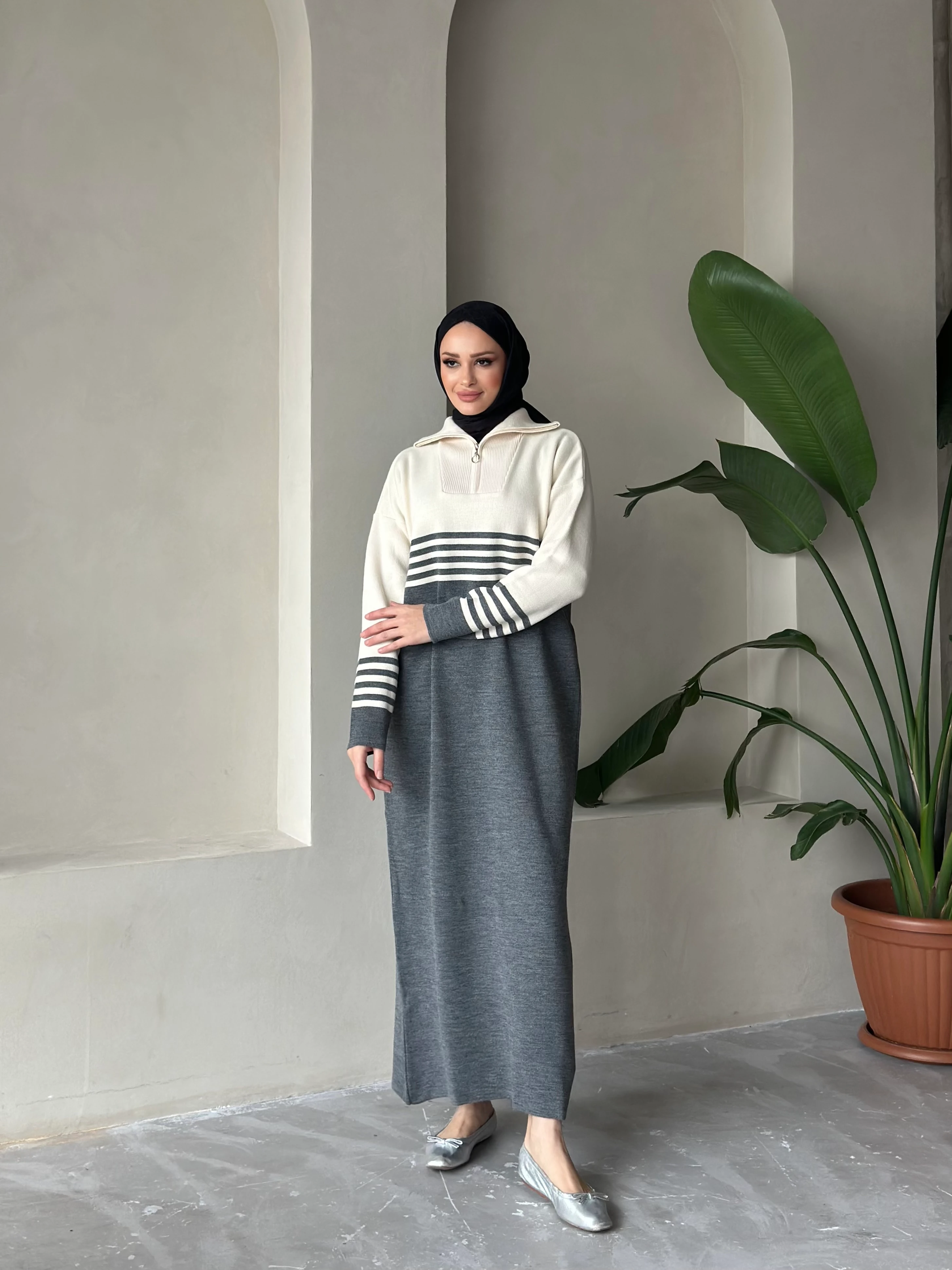 Çizgi Detaylı Fermuarlı Triko ElbiseÇizgi Detaylı Fermuarlı Triko Elbise - gri