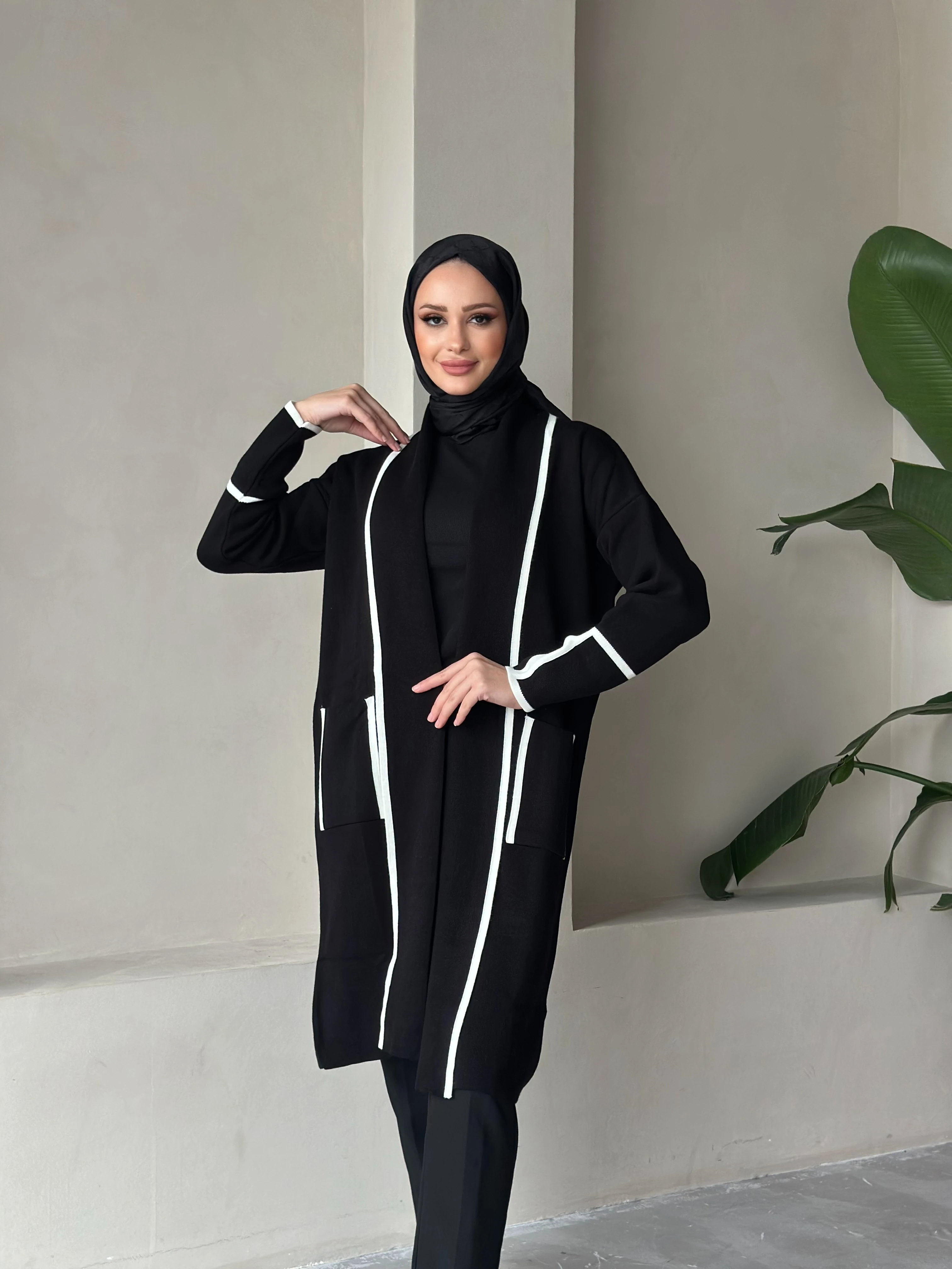 Kontrast Şerit Detaylı Uzun Hırka