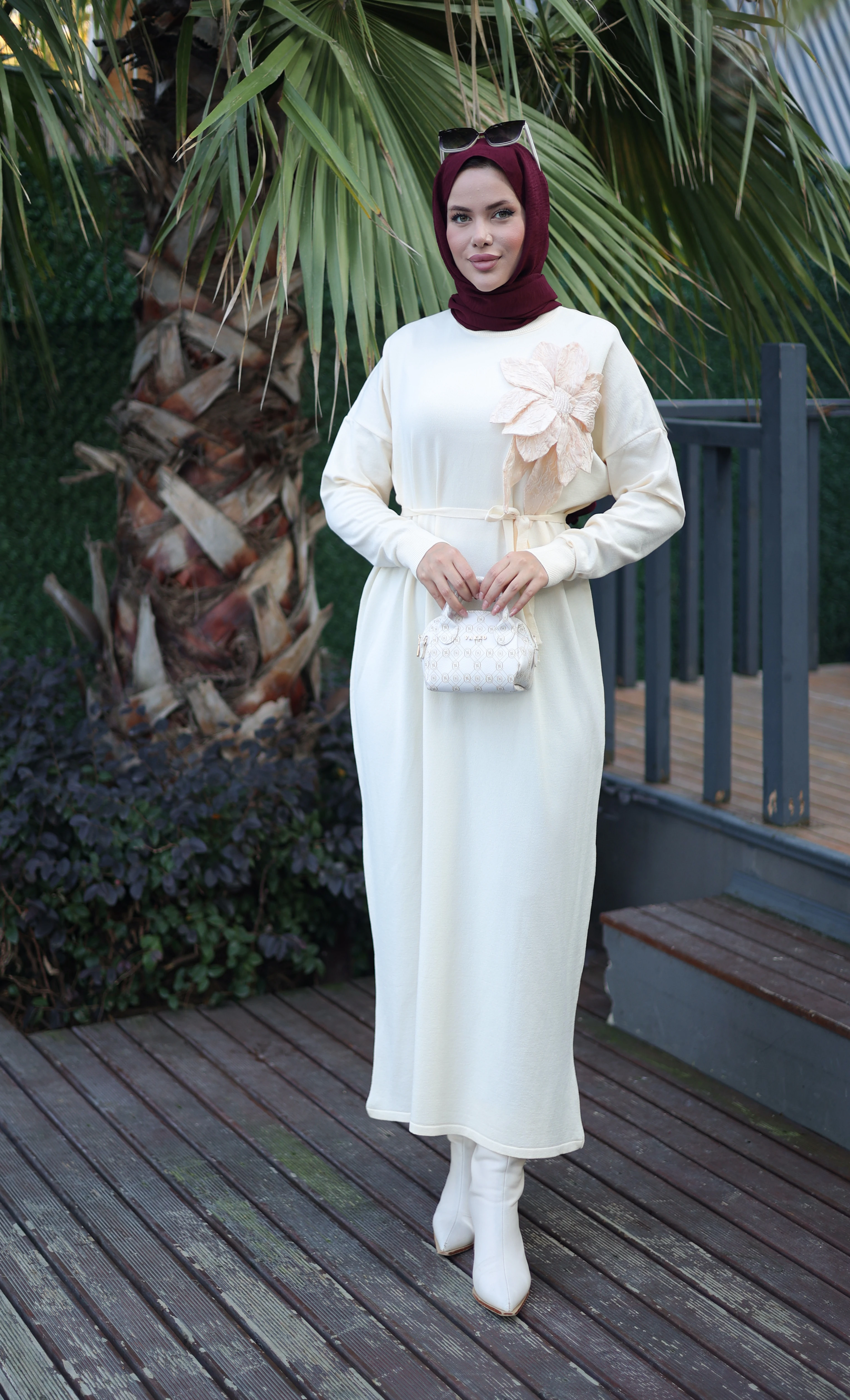 3D Çiçek Detaylı Kuşaklı Uzun Elbise