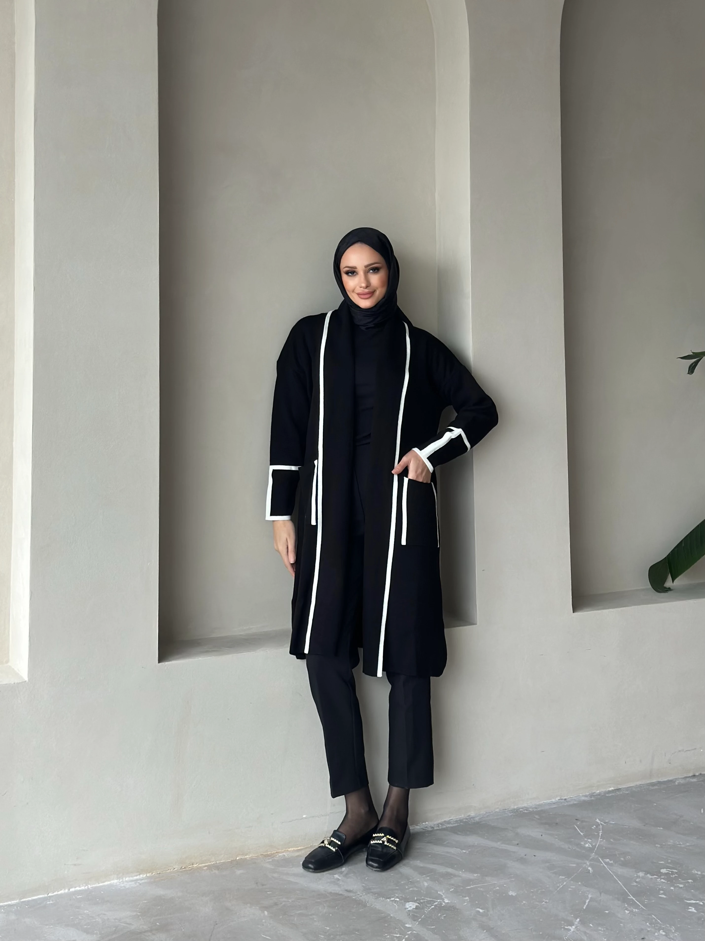 Kontrast Şerit Detaylı Uzun Hırka - siyah