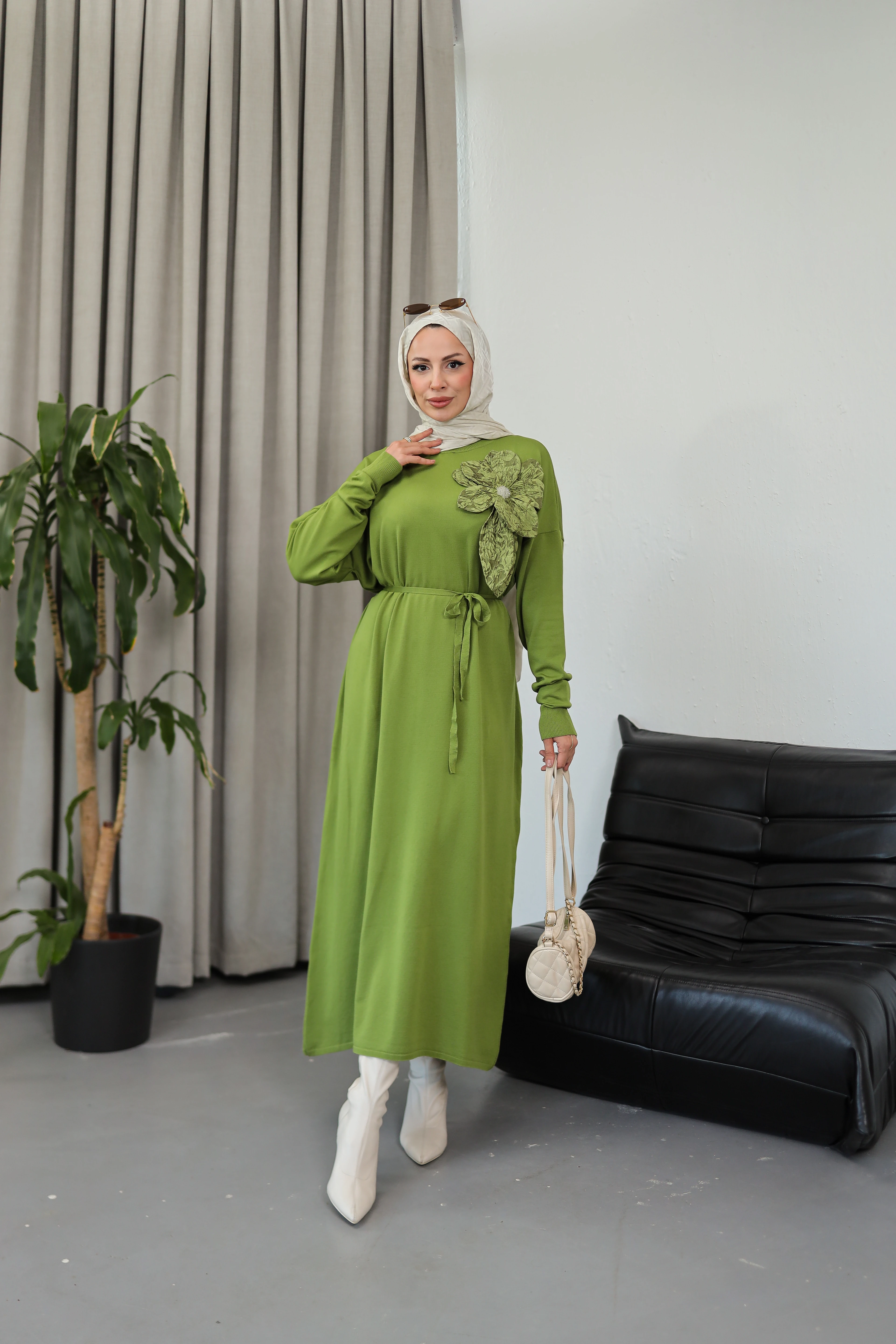 3D Çiçek Detaylı Kuşaklı Uzun Elbise - yeşil