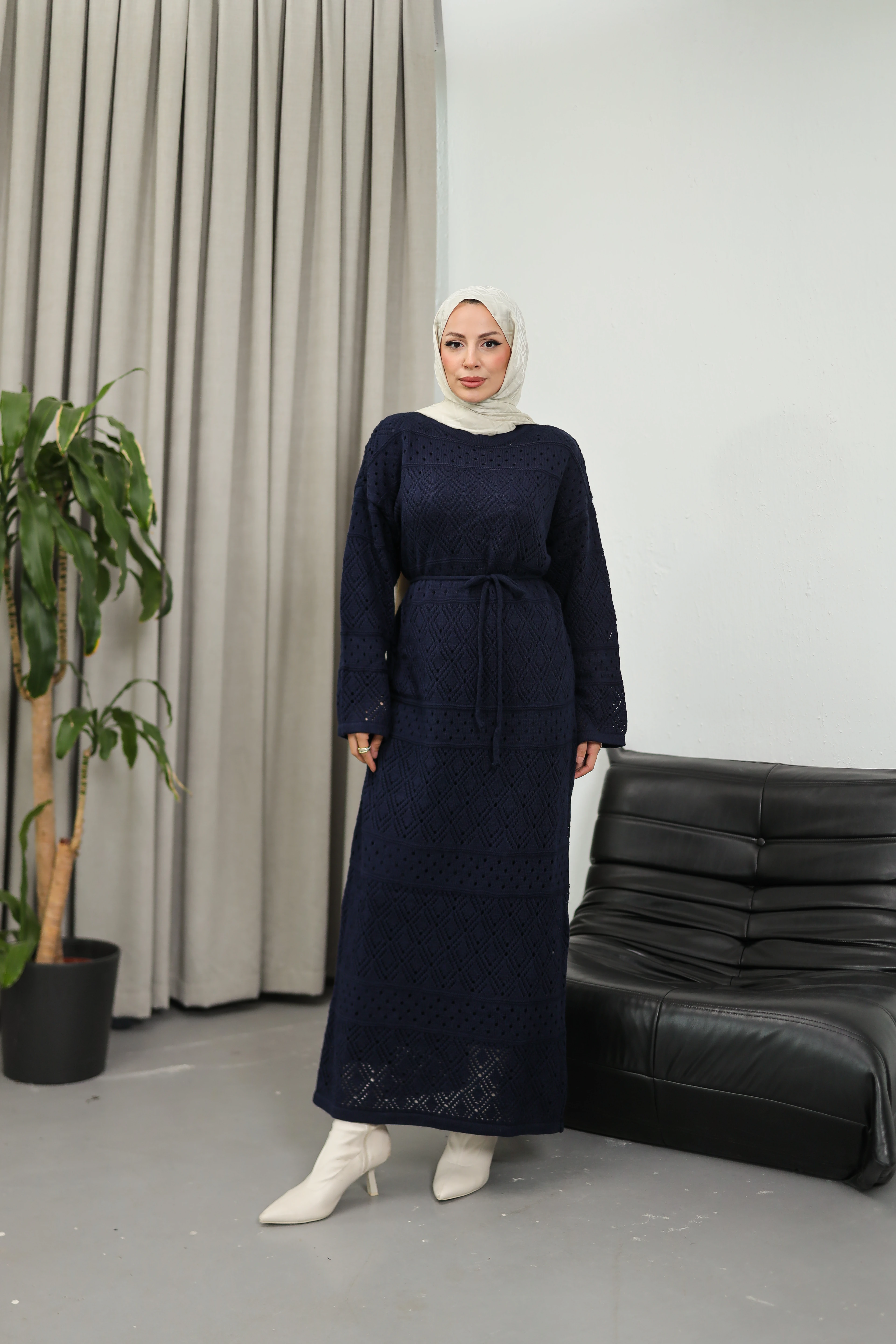 Ajurlu Kuşaklı Triko Elbise