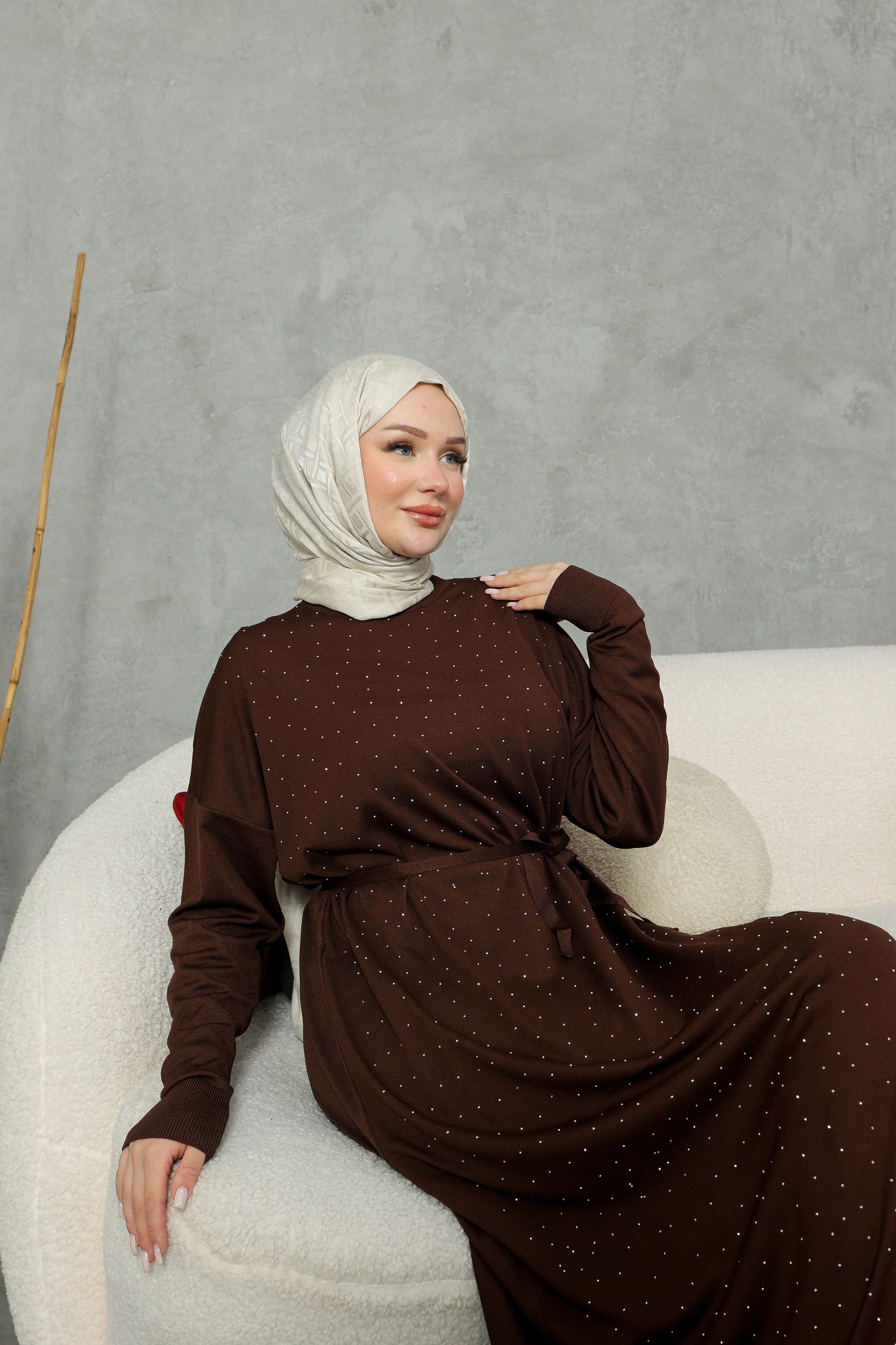 Taş Detaylı Kuşaklı Triko Elbise - kahverengi