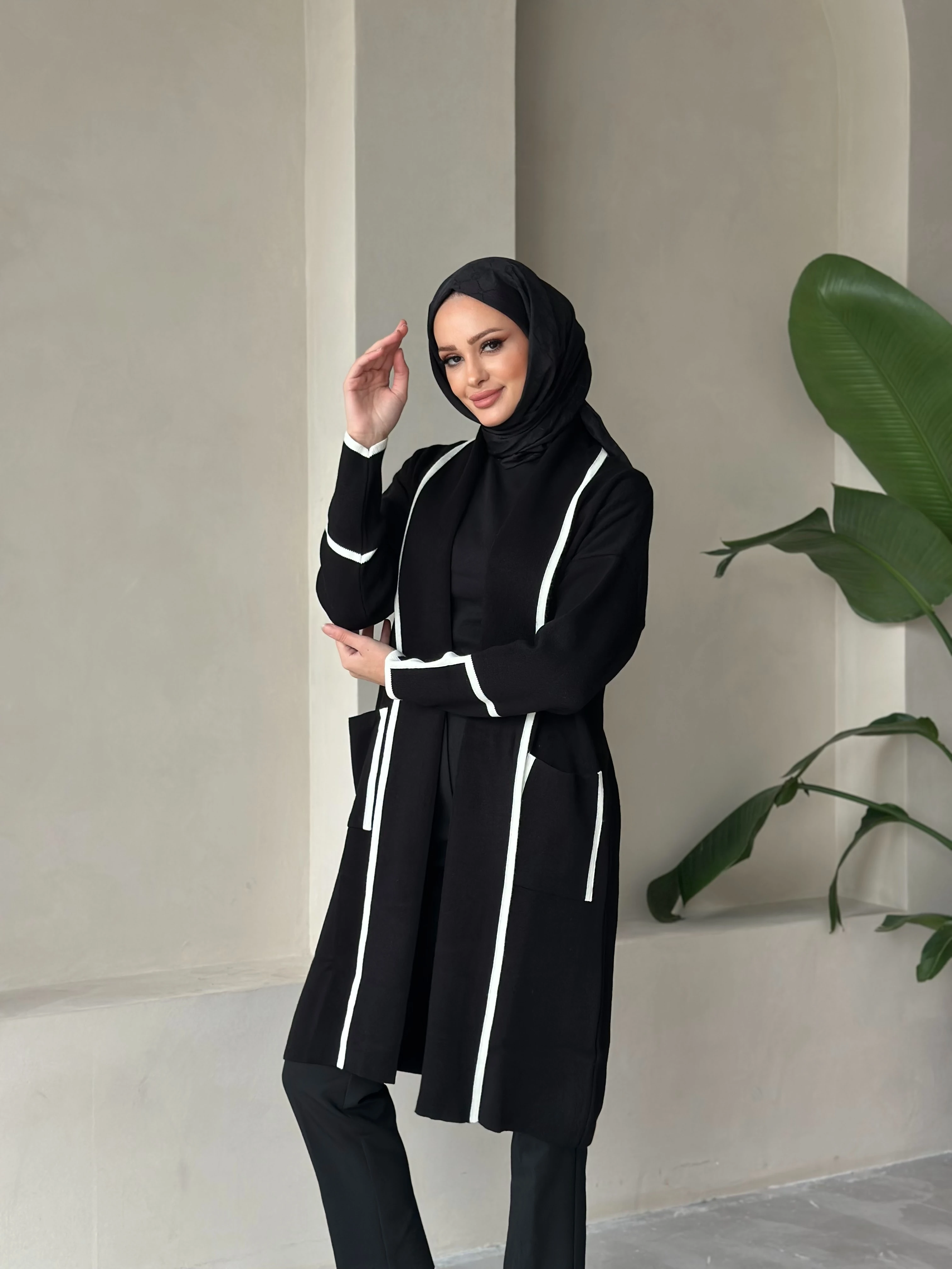 Kontrast Şerit Detaylı Uzun Hırka