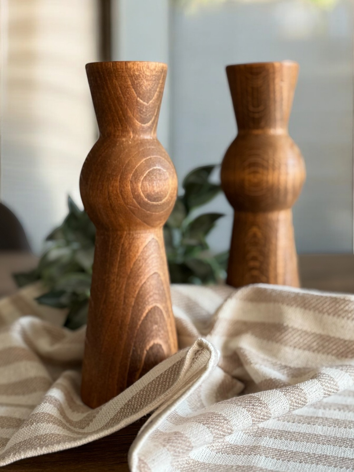 Dark Wallnut Wood Ahşap Dekoratif 2'li Set Mumluk Şamdan Aksesuar Yükseklik:18cm Mum Çap:3cm