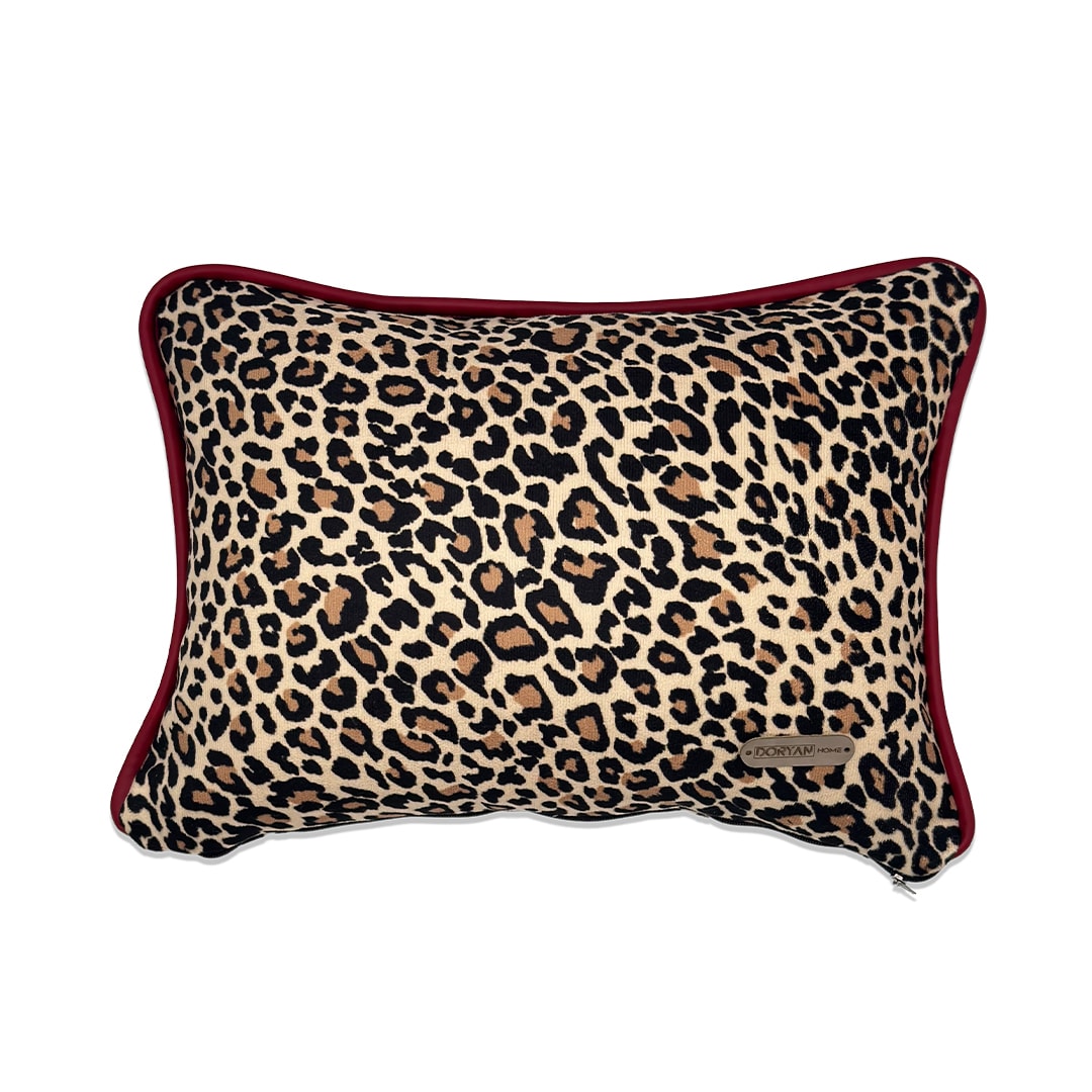 Jasmin Spot - Kırmızı Deri Biye Detaylı Leopar Desenli Kırlent Kılıfı - 50x40cm image