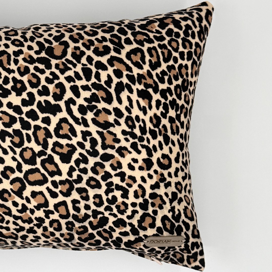 Leopar Bej Süet Dijital Baskılı Dikdörtgen Dekoratif Kırlent Kılıfı - Çift Taraflı Bej Renk 50x35