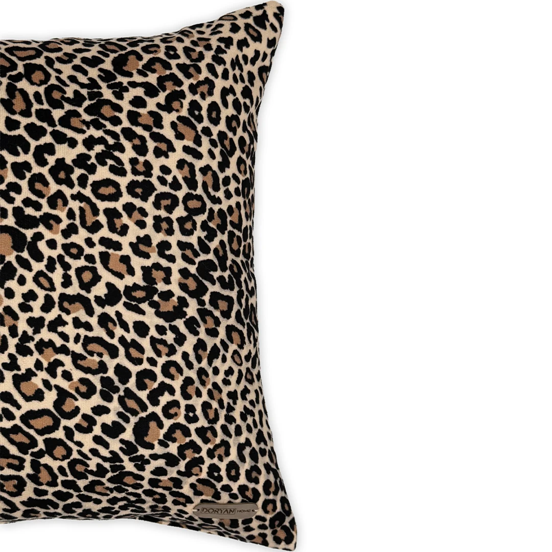 Leopar Bej Süet Dijital Baskılı Kare Dekoratif Kırlent Kılıfı - Çift Taraflı Bej 45x45cm