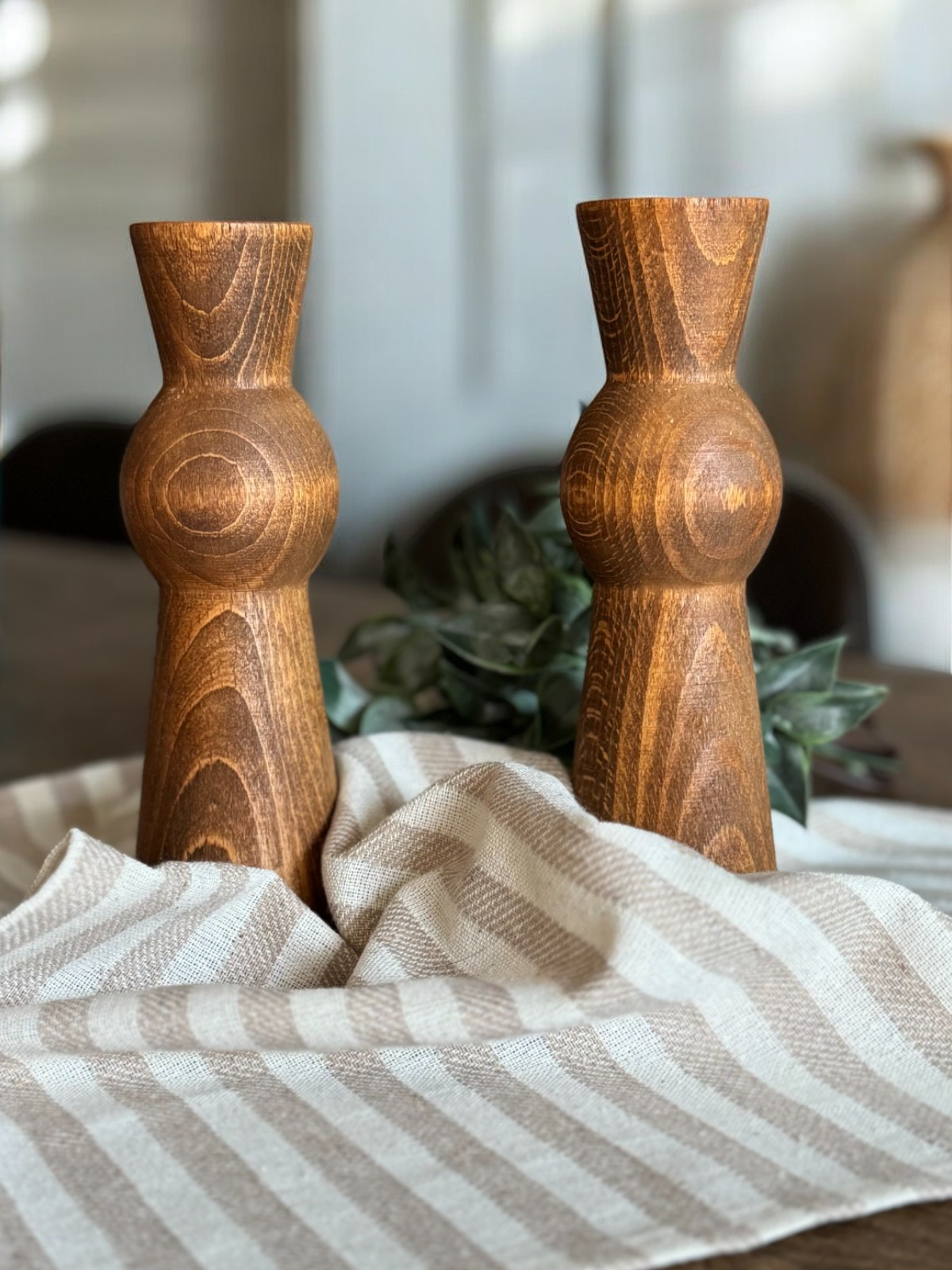 Dark Wallnut Wood Ahşap Dekoratif 2'li Set Mumluk Şamdan Aksesuar Yükseklik:18cm Mum Çap:3cm