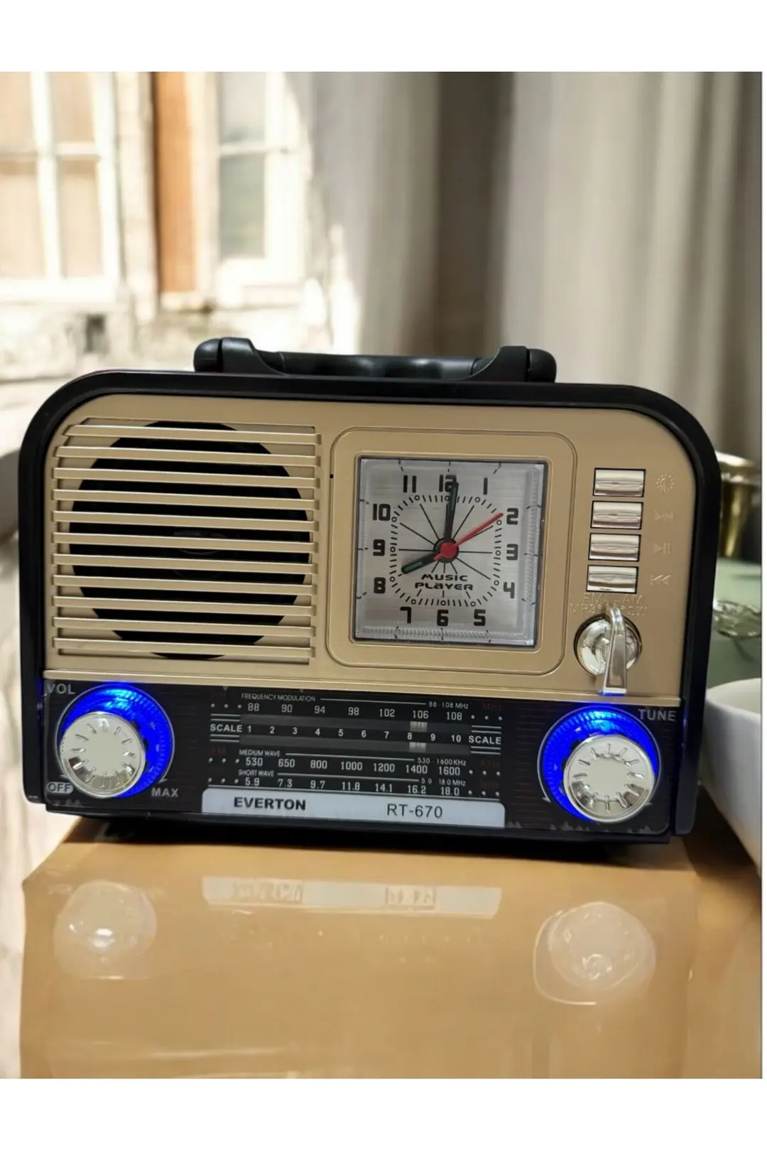 Retro Life Rt522 RT-670 Retro Vintage Görünüm Saatli Bluetooth /USB/SD/FM/ŞARJLI Hoparl