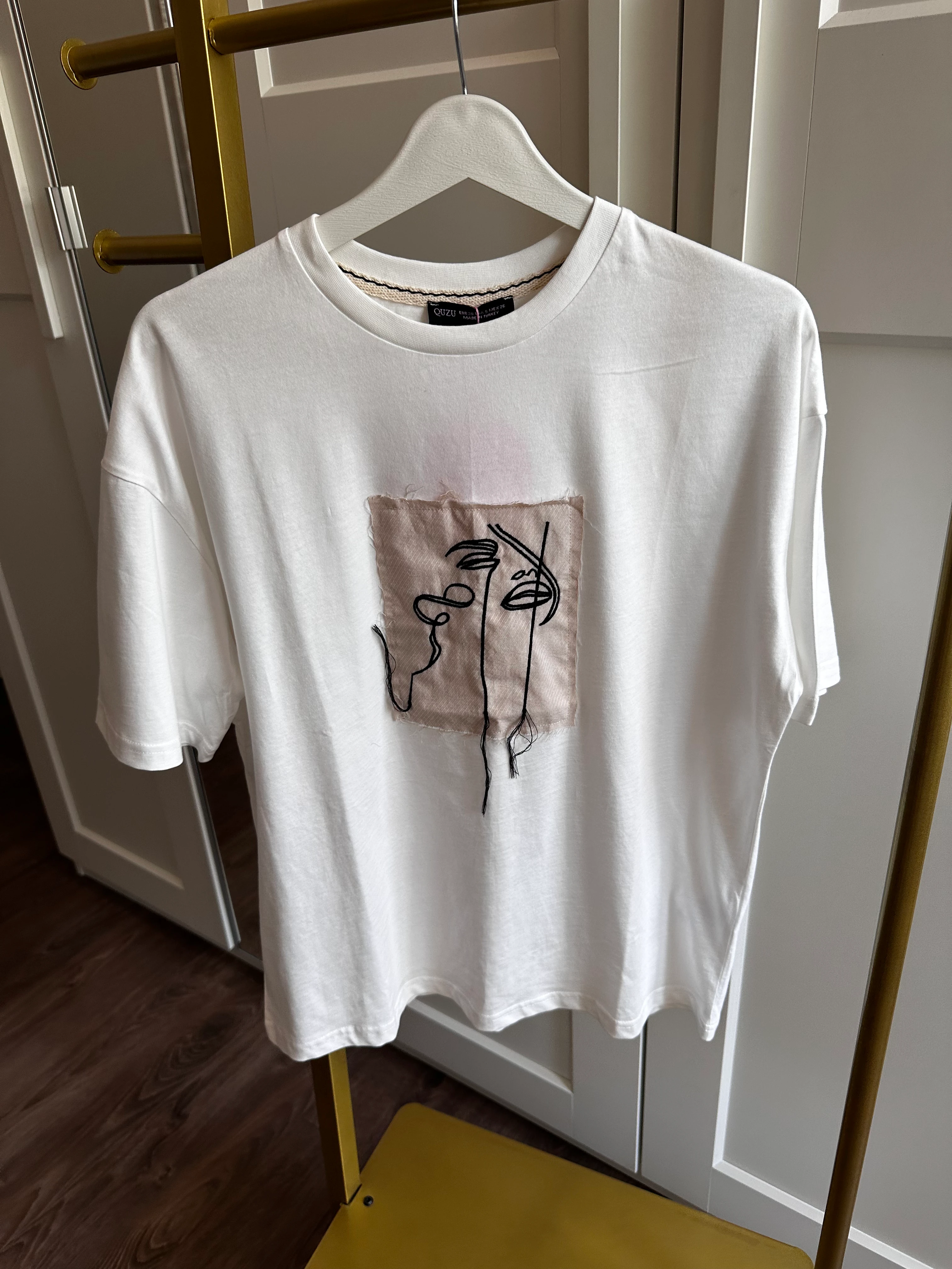 ÖNÜ BASKILI TİŞÖRT