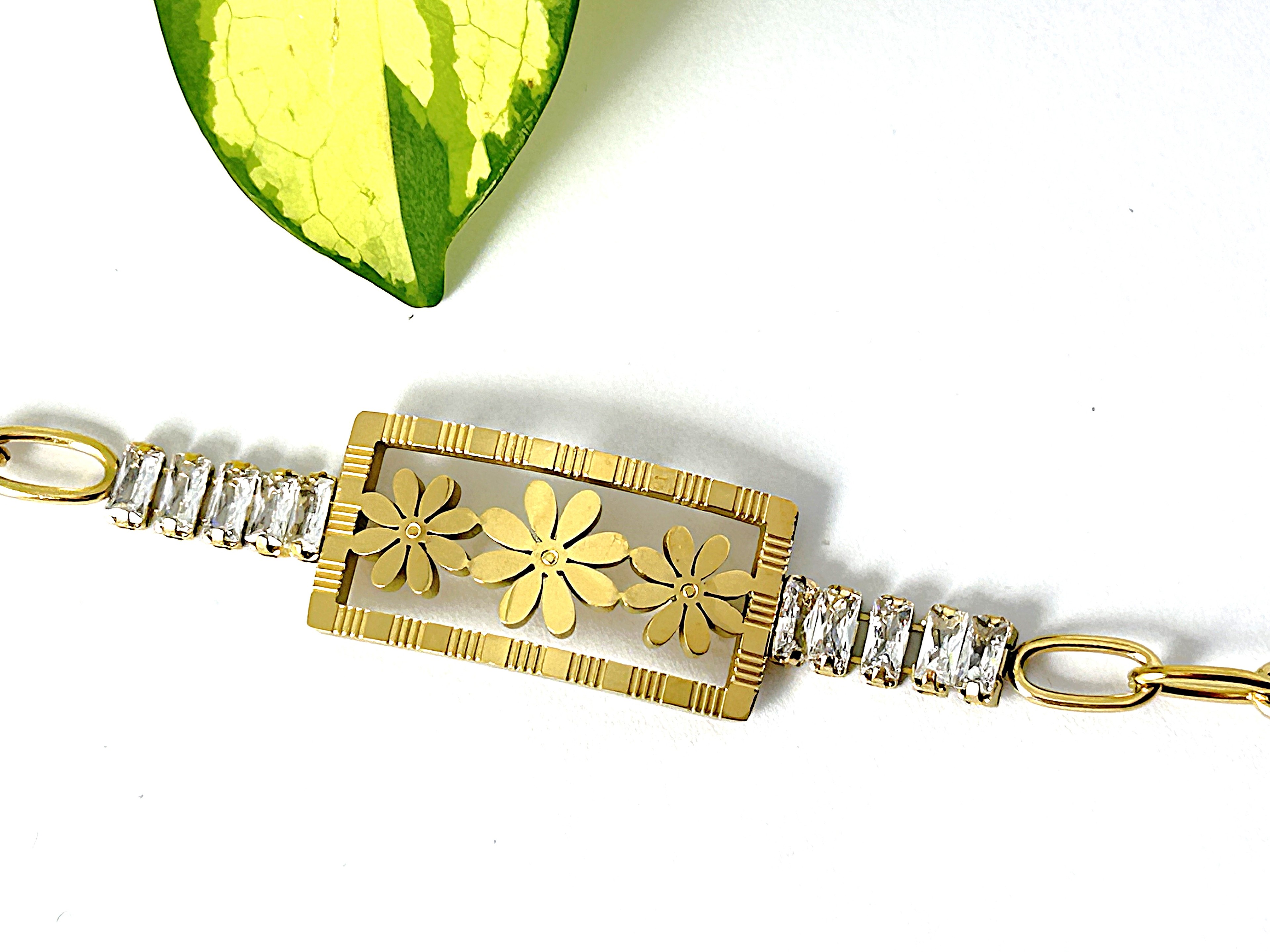 ATA Su Yolu Taşlı Kelebekli Çelik Bileklik Gold Design