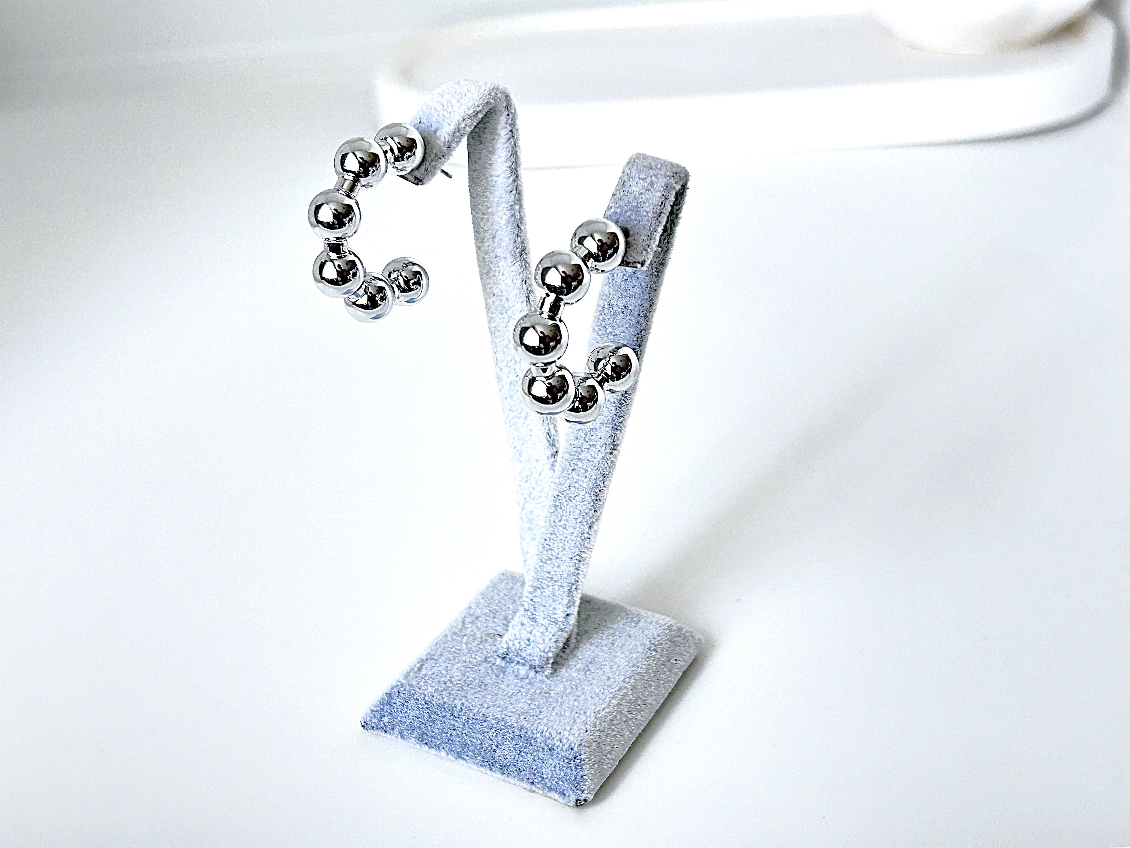 ATA Topçuklu Yarım Ay Çelik Küpe Silver Design