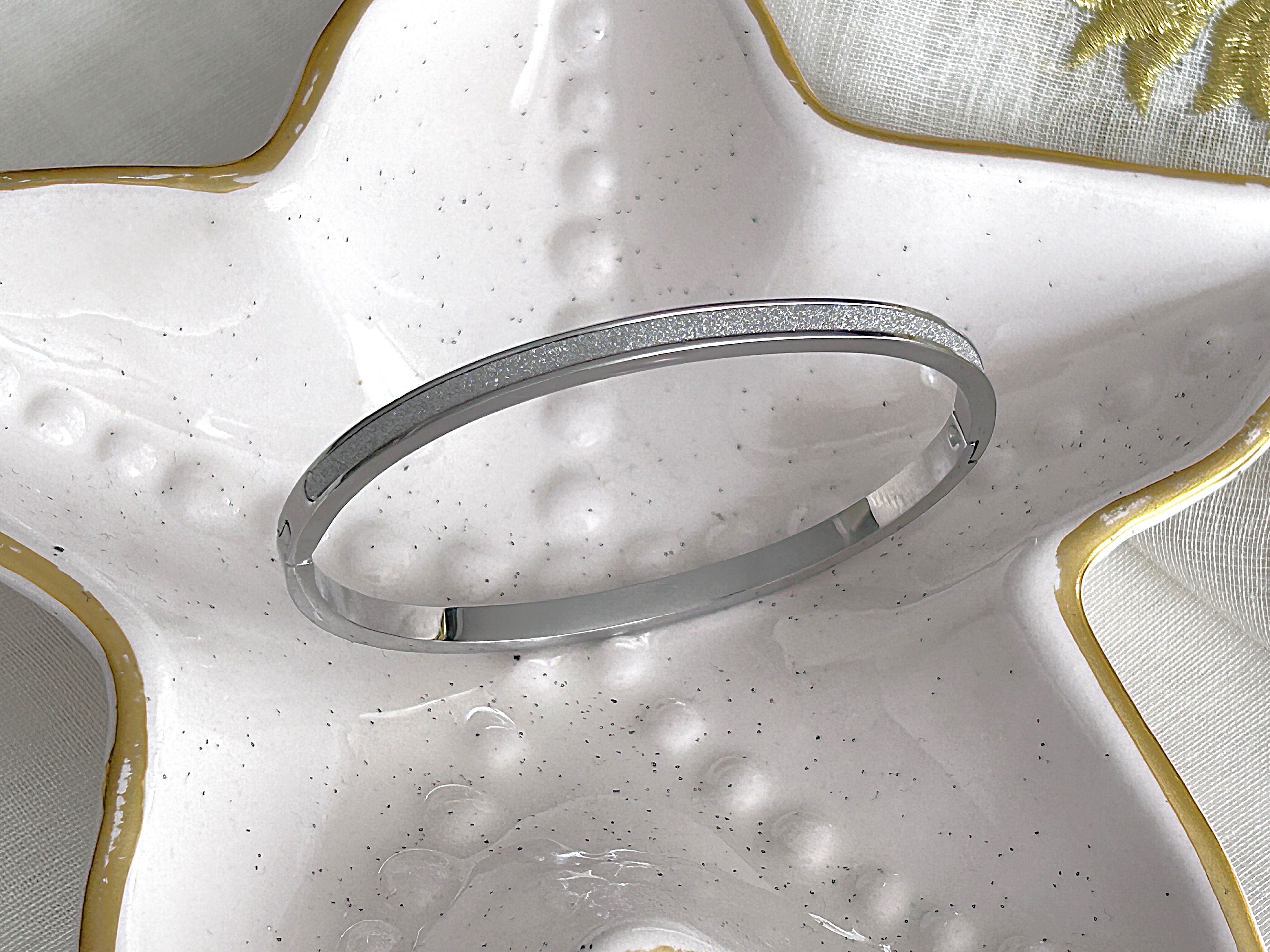 ATA Sim Detaylı İnce Kelepçe Bileklik Silver Design
