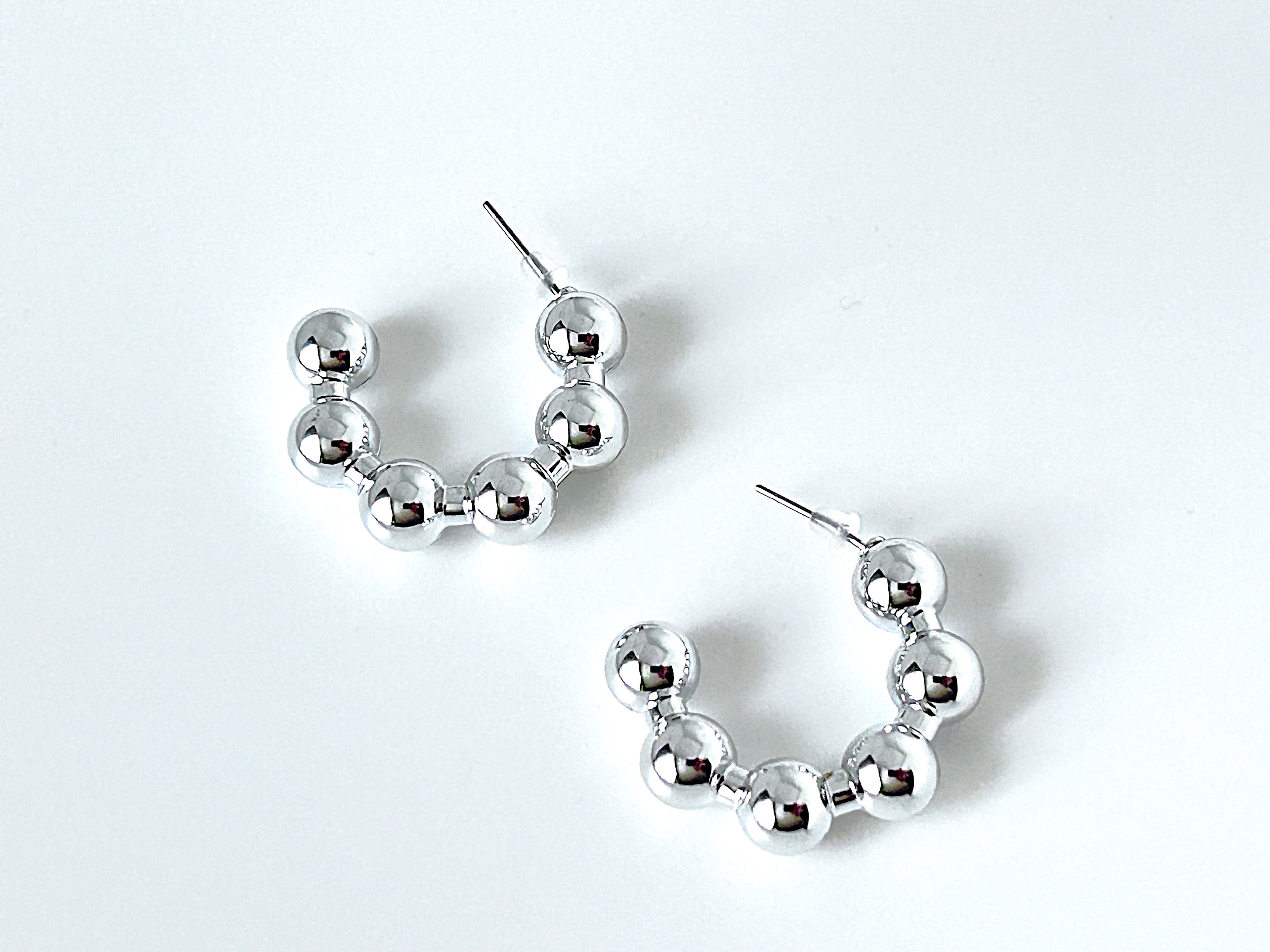 ATA Topçuklu Yarım Ay Çelik Küpe Silver Design