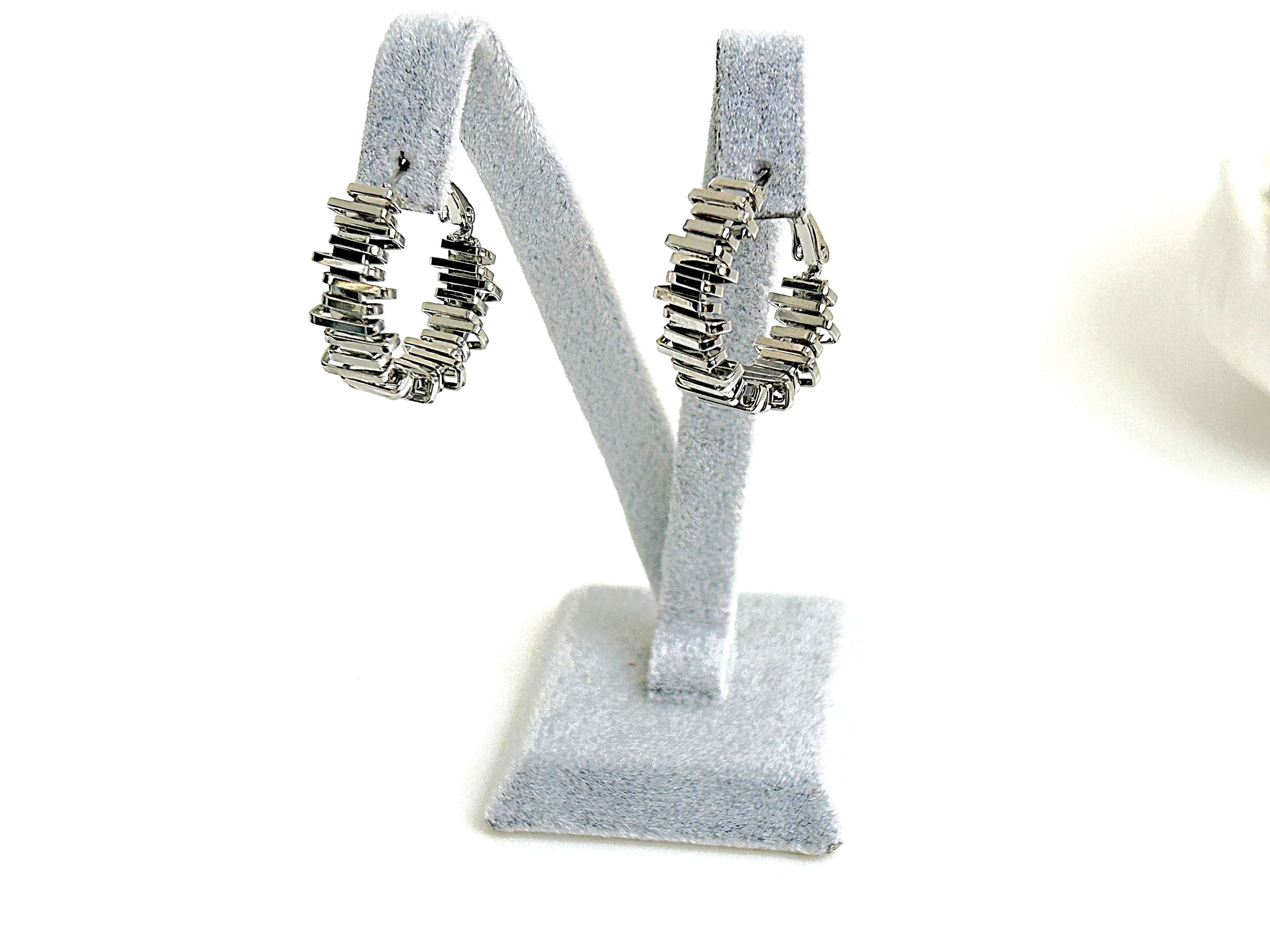 ATA Asimetrik Viking Küpe Silver Design