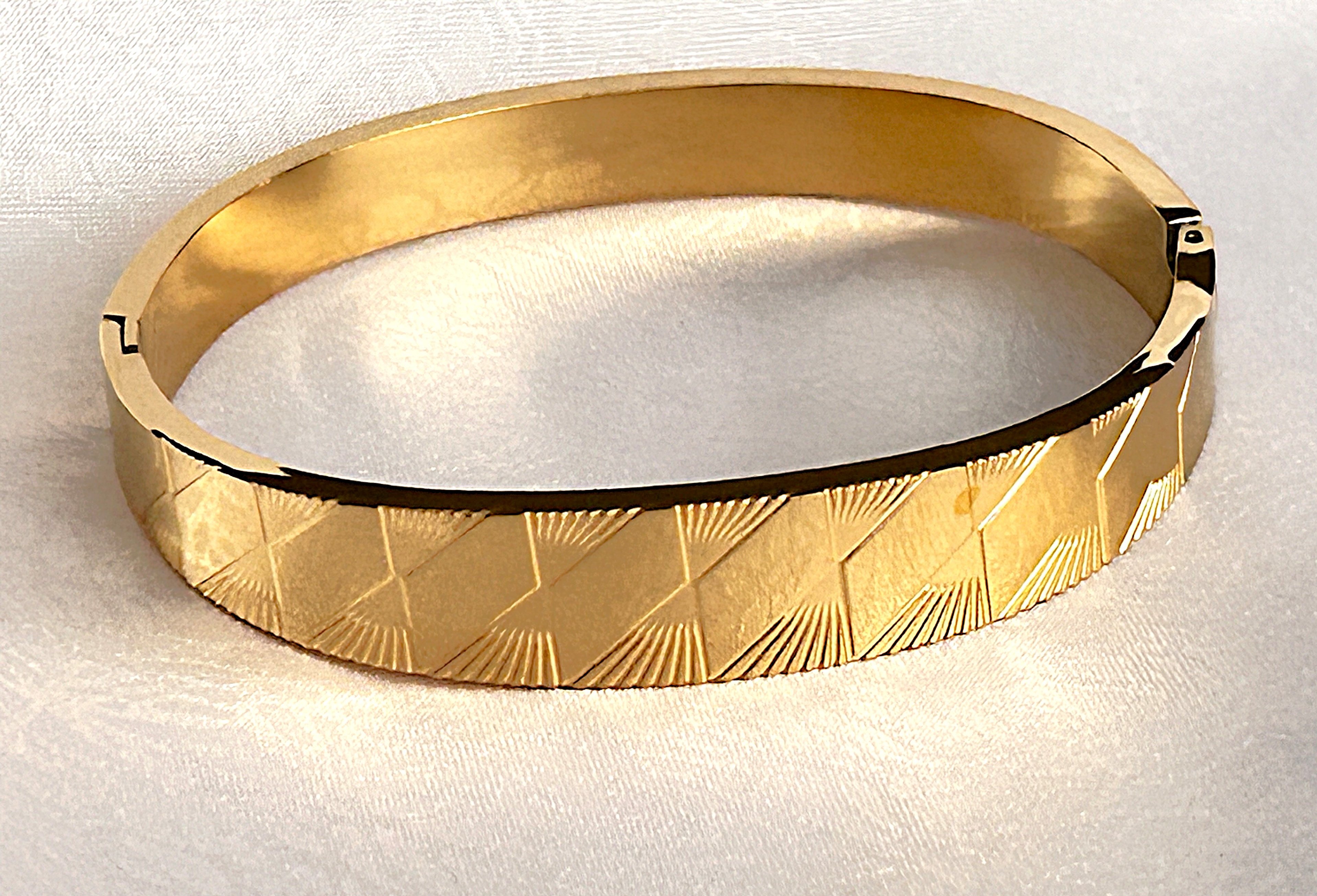ATA Baklava Model Çelik Kelepçe Bileklik Gold Design