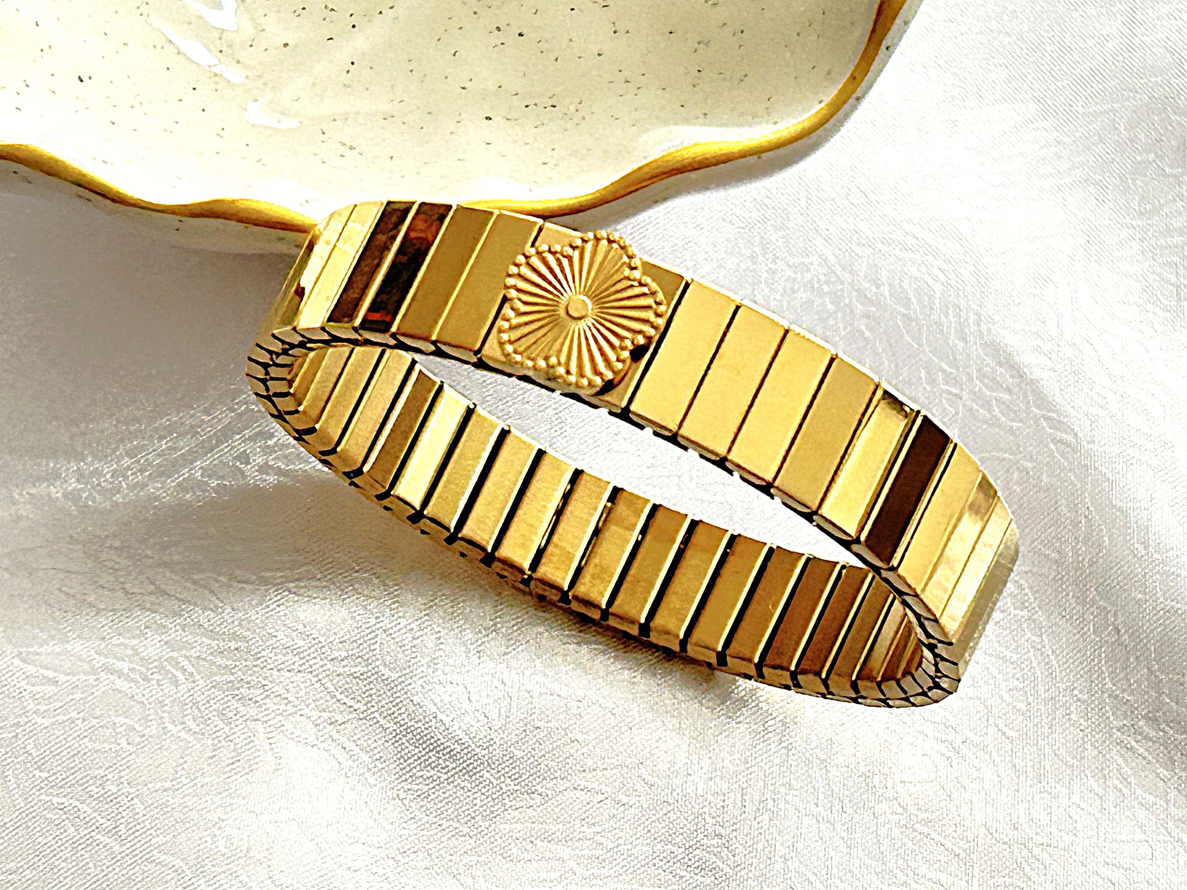ATA İtalyan Style Çiçek Desenli Kelepçe Bileklik Gold Design