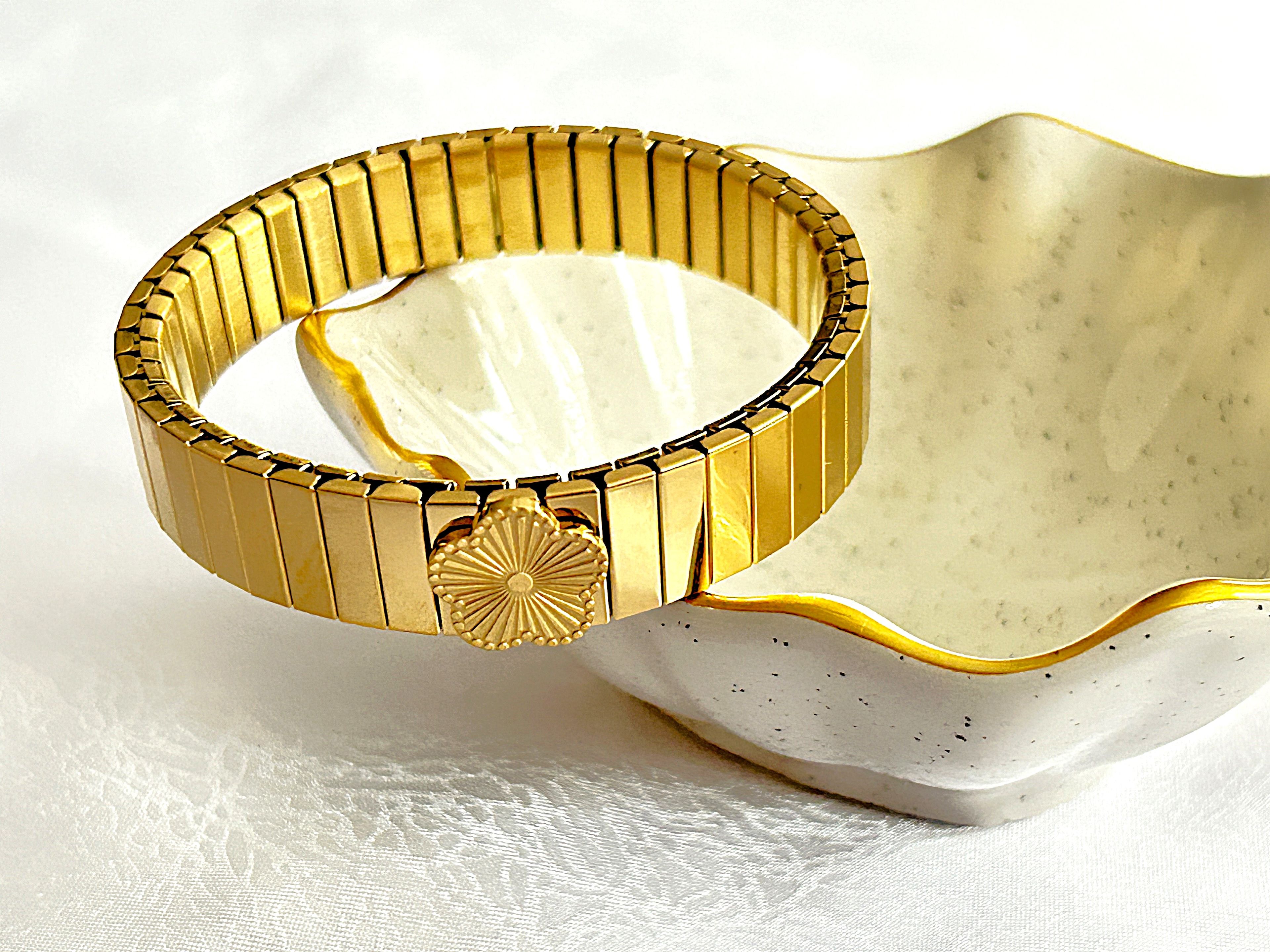ATA İtalyan Style Çiçek Desenli Kelepçe Bileklik Gold Design