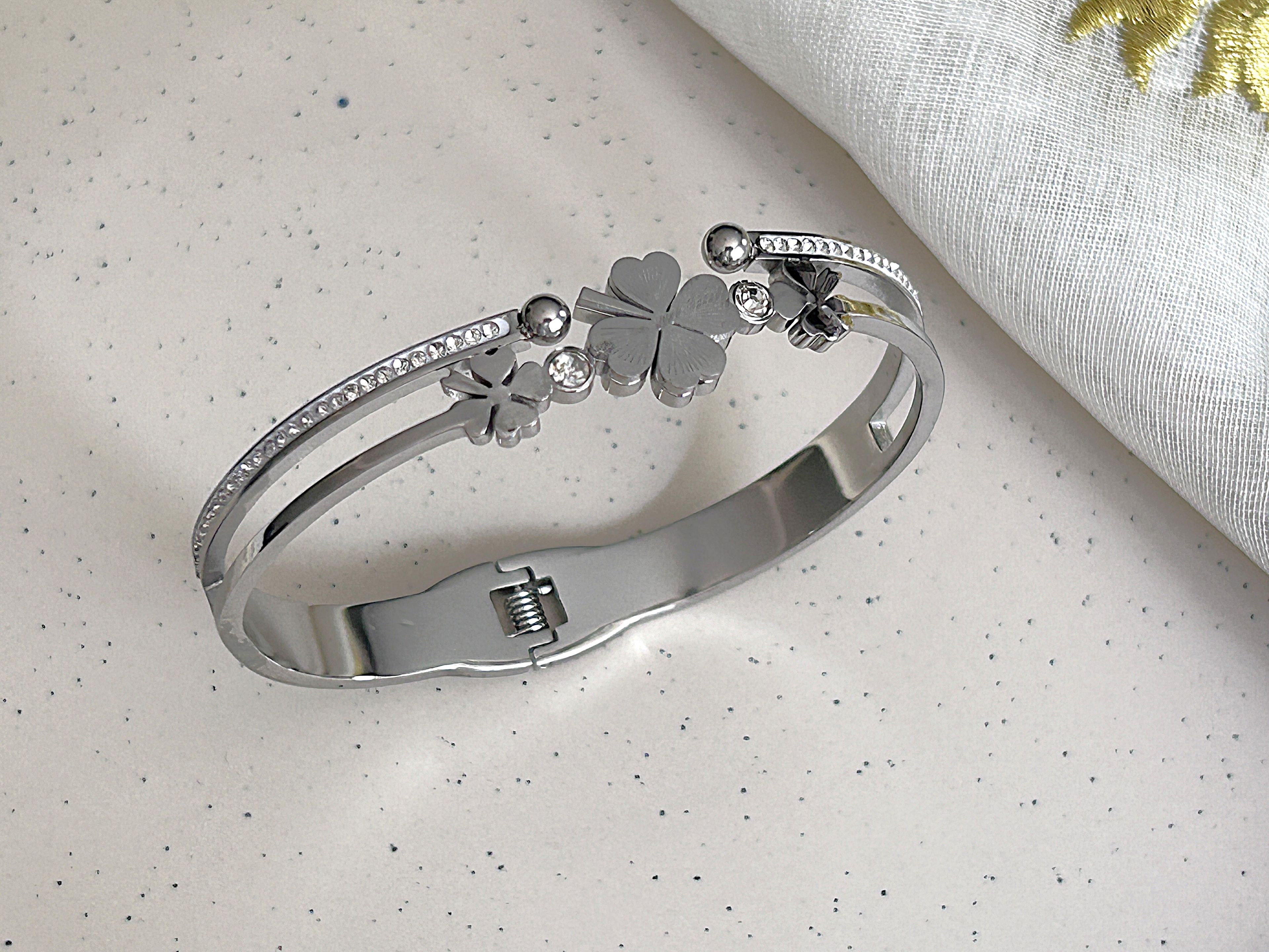 ATA Üçlü Yonca Taşlı Kelepçe Bileklik Silver Design