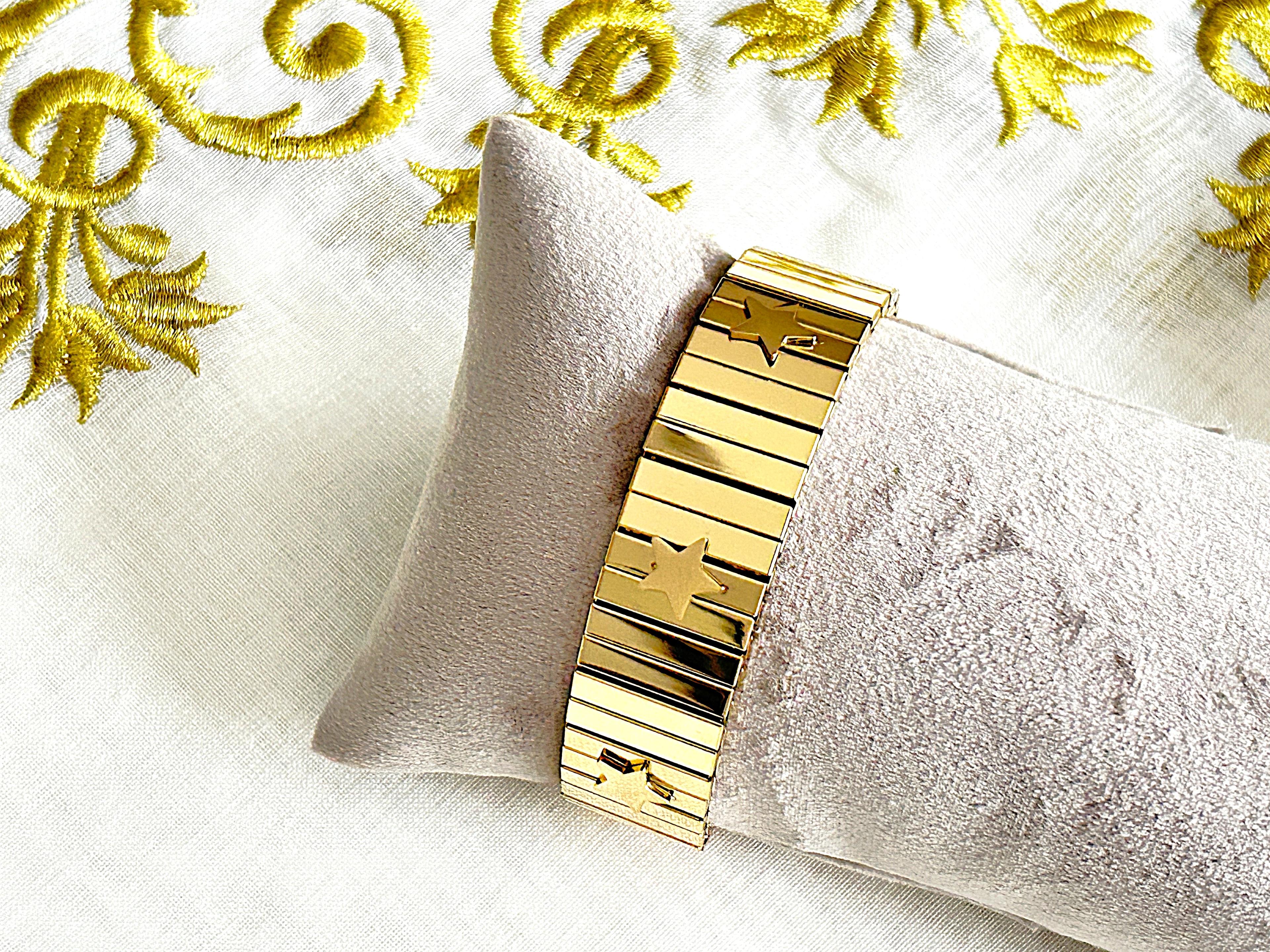 ATA İtalyan Style Yıldız Desenli Kelepçe Bileklik Gold Design