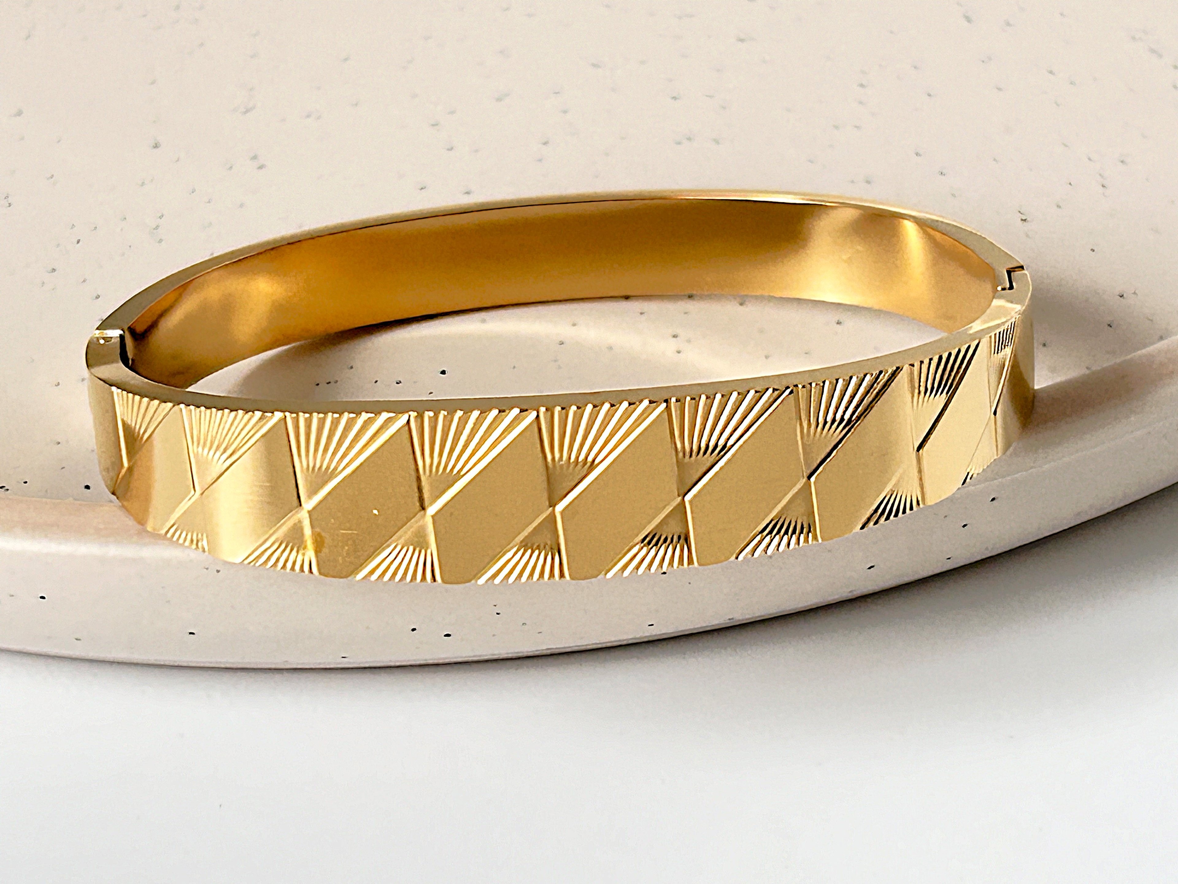 ATA Baklava Model Çelik Kelepçe Bileklik Gold Design